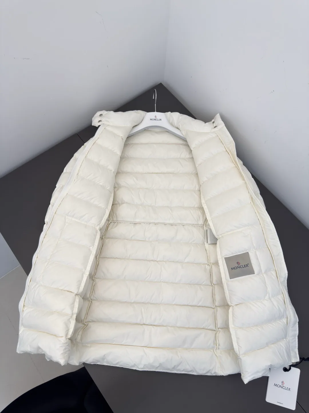 Куртки И Пуховики Женские Moncler 18761829