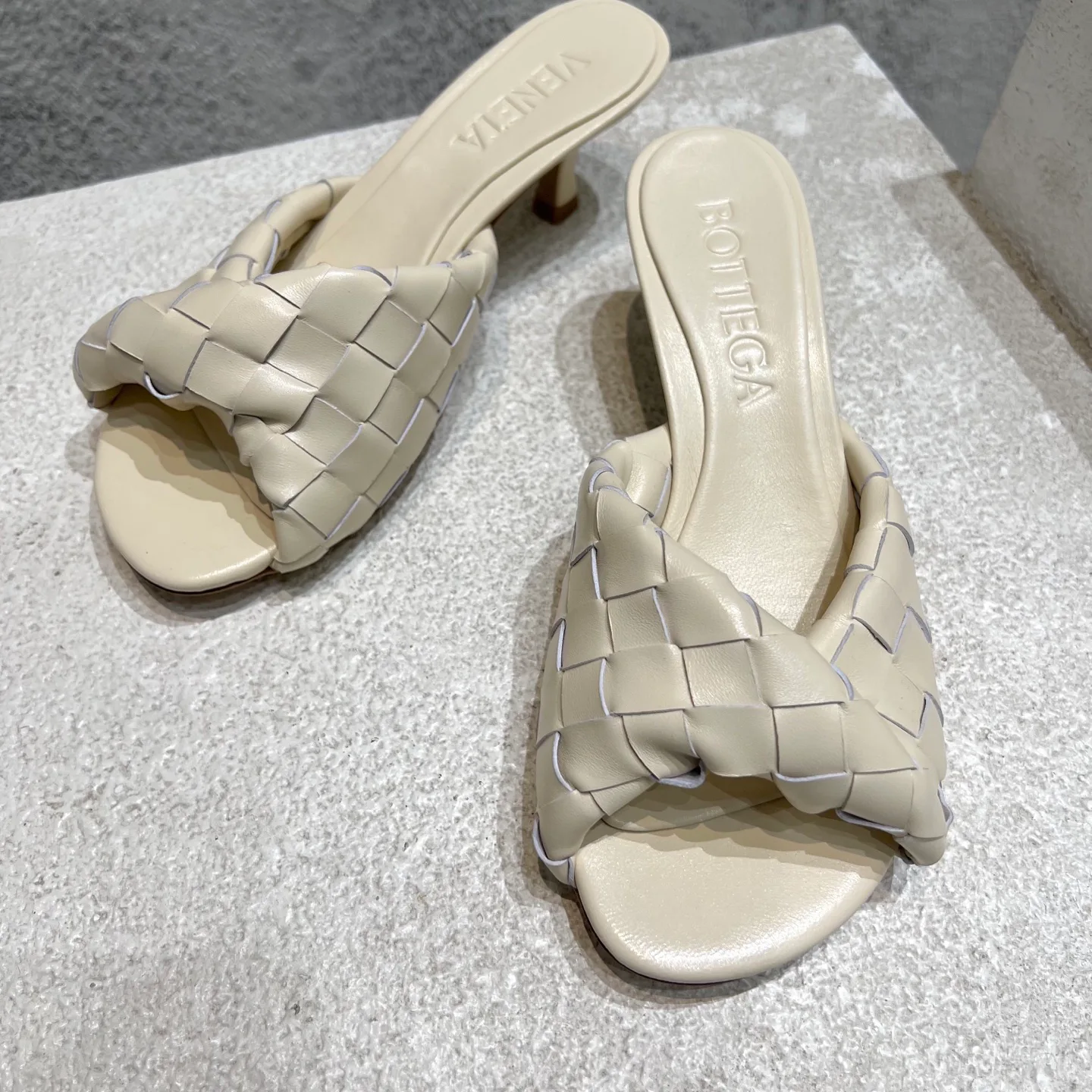 Босоножки Женские Bottega Veneta 13960184