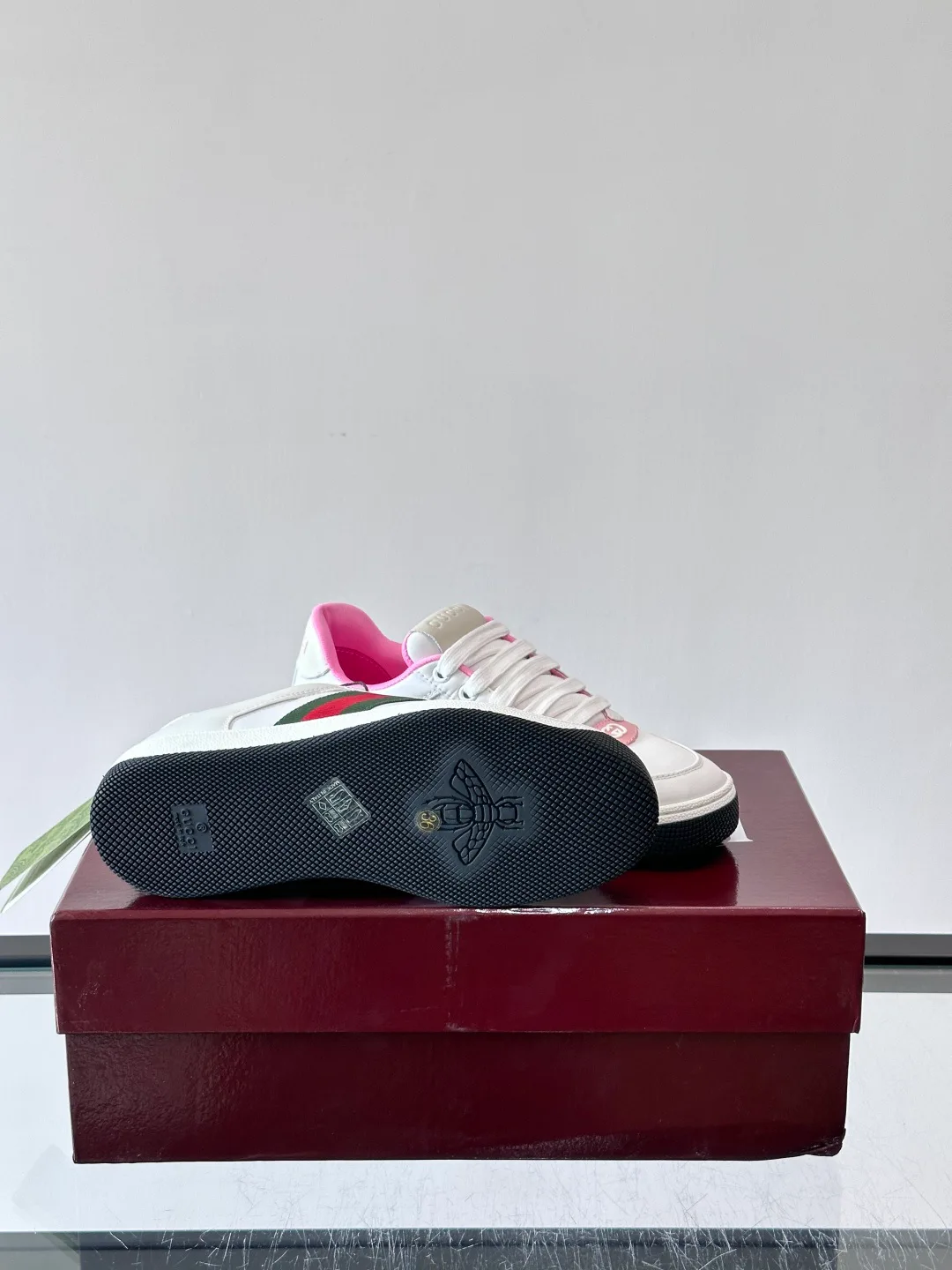 Кроссовки Женские Gucci 17689349