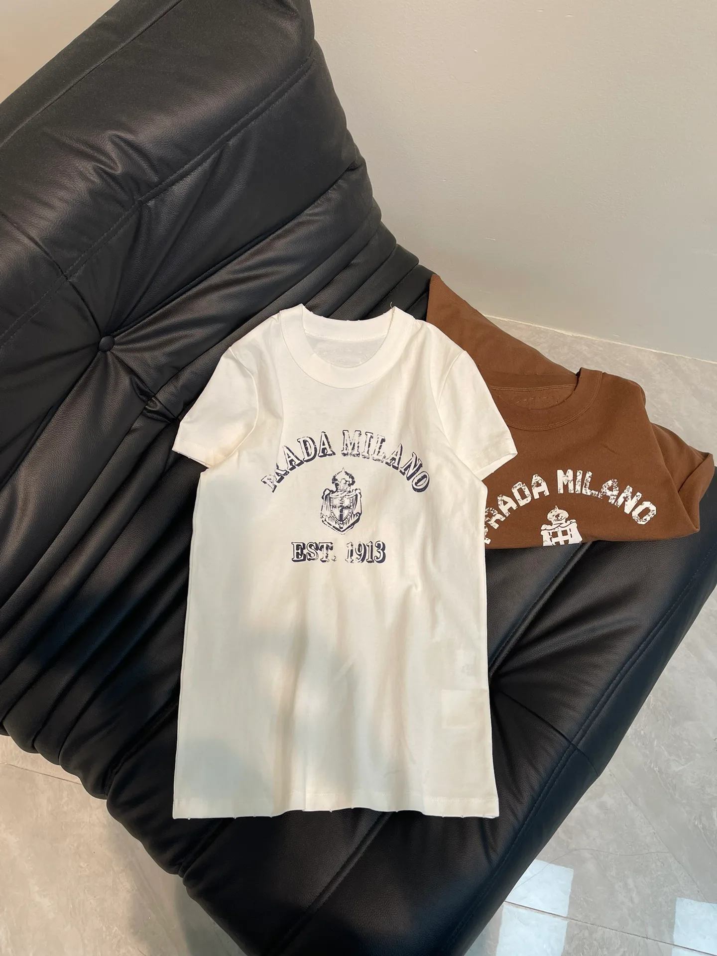 Футболки Женские Prada 18018