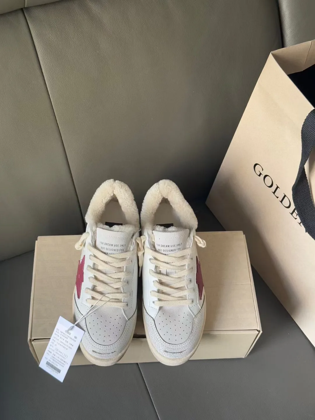 Кроссовки Женские Golden Goose 19501075