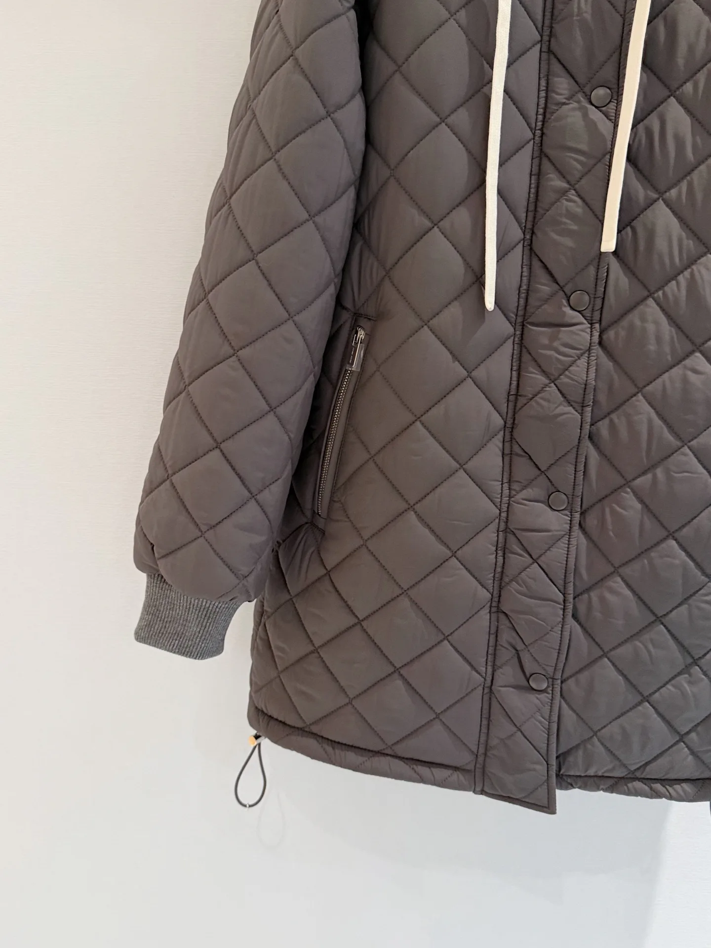 Куртки И Пуховики Женские Miu Miu 18689406