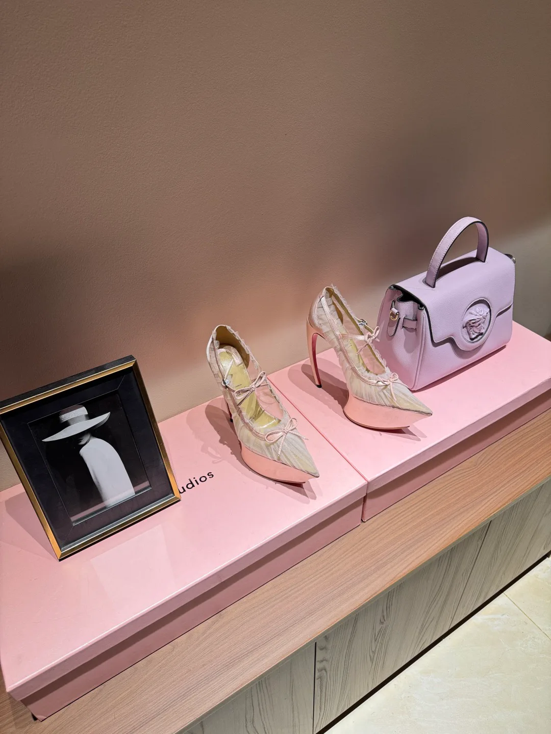 Туфли Женские Christian Louboutin 4743760