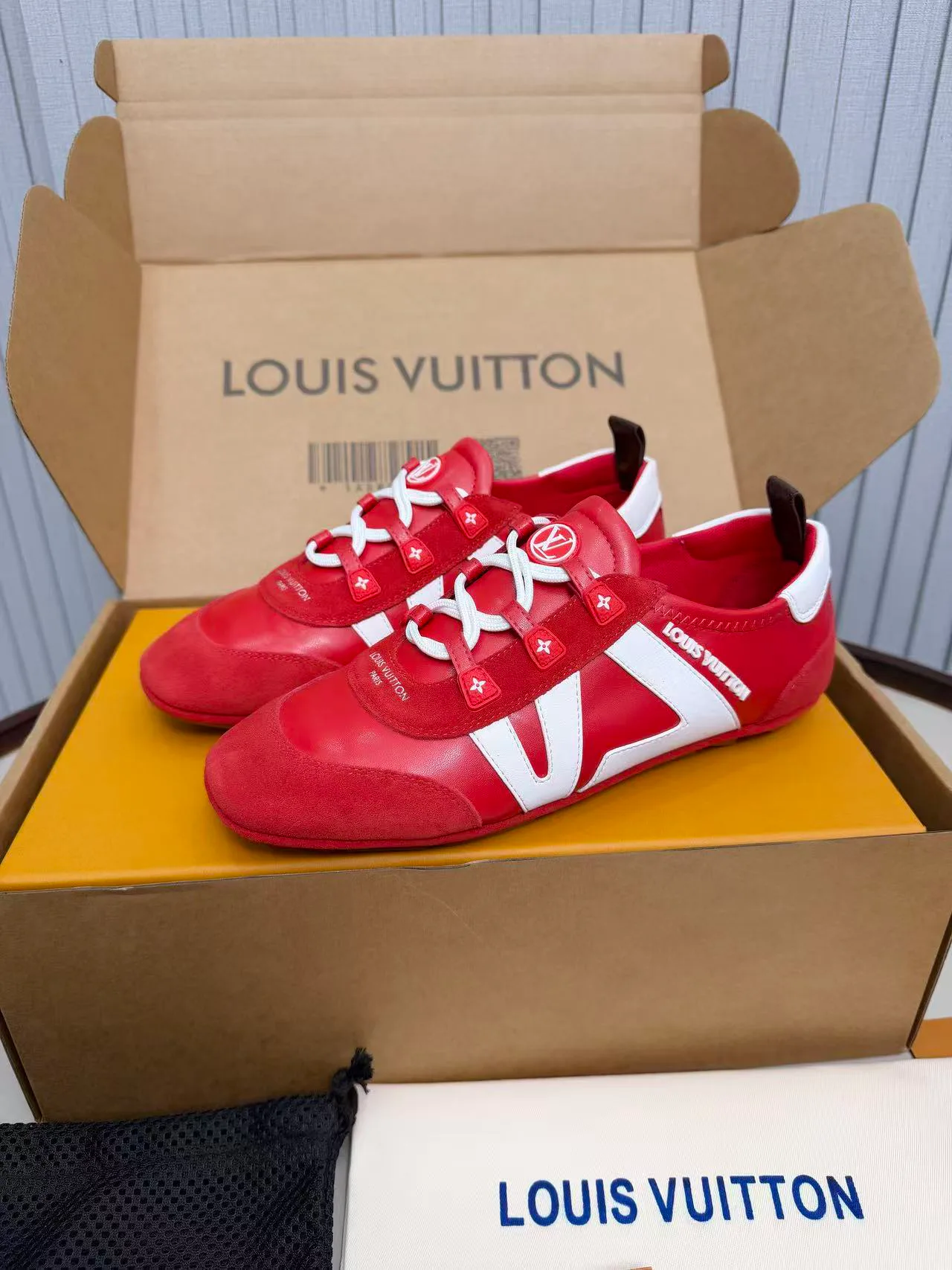 Кроссовки Женские Louis Vuitton 11250635