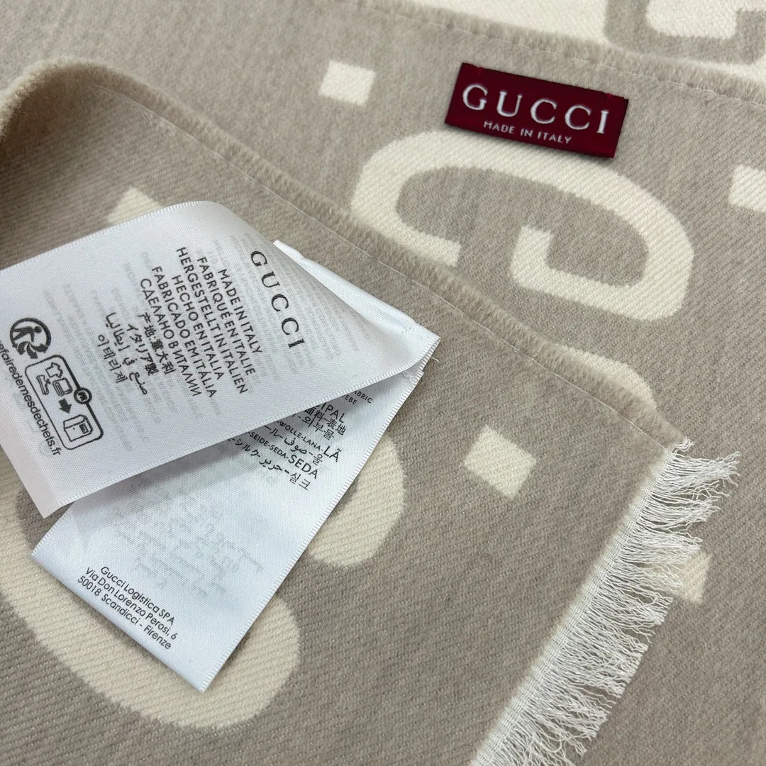 Шарфы Gucci 688996