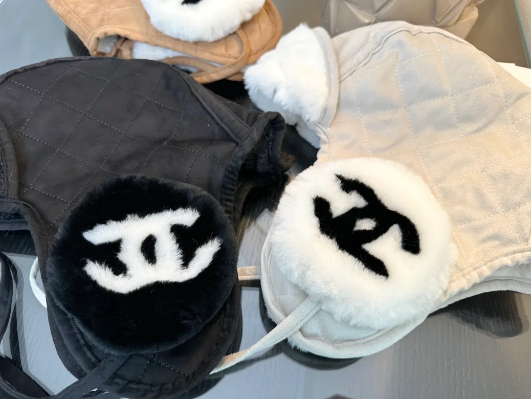 Головные Уборы Chanel 18347637