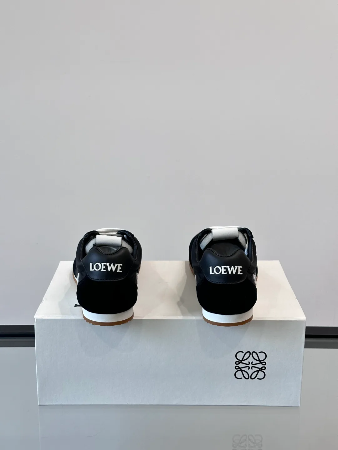 Кроссовки Женские Loewe 26083