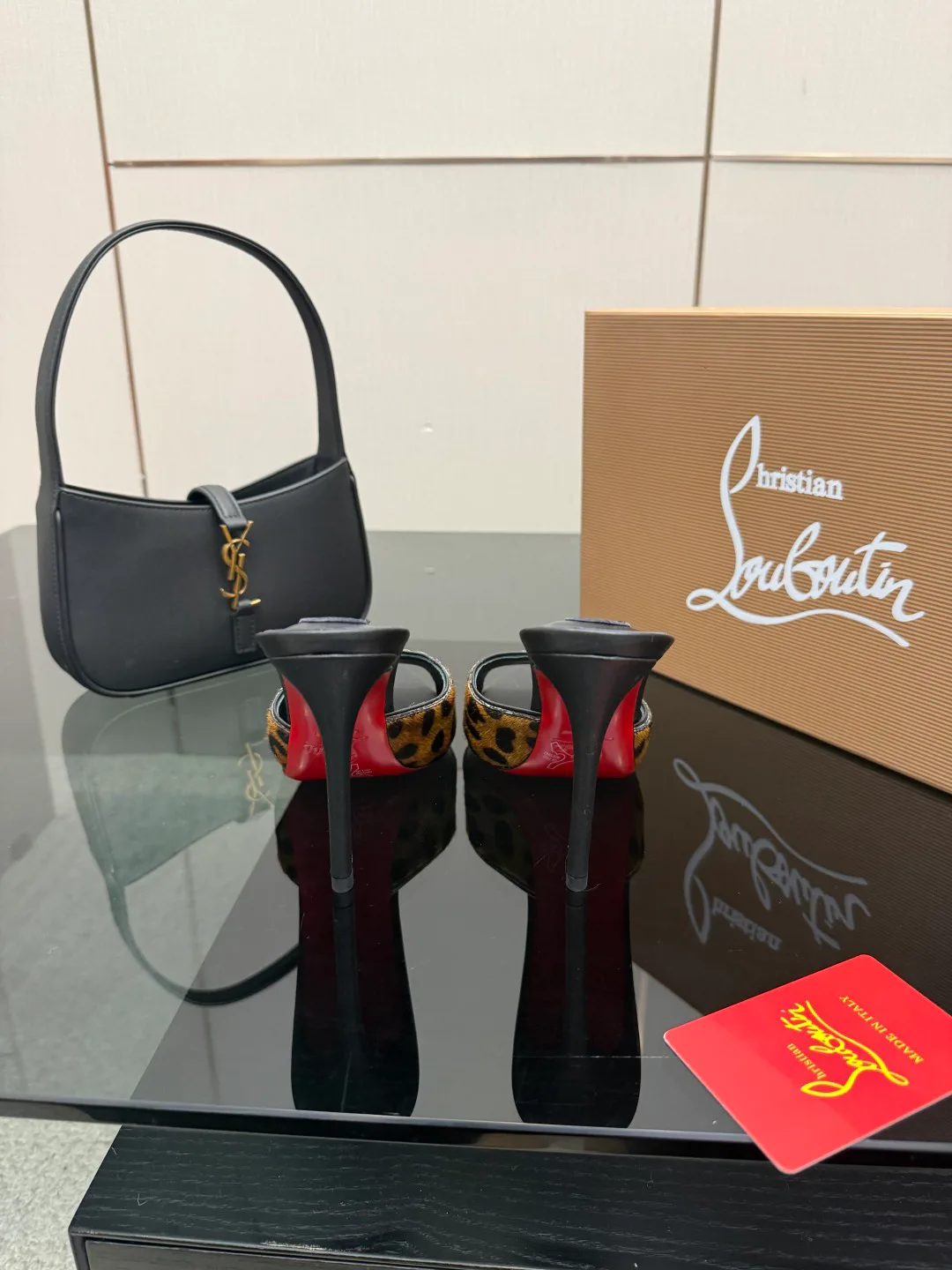 Босоножки Женские Christian Louboutin 374994