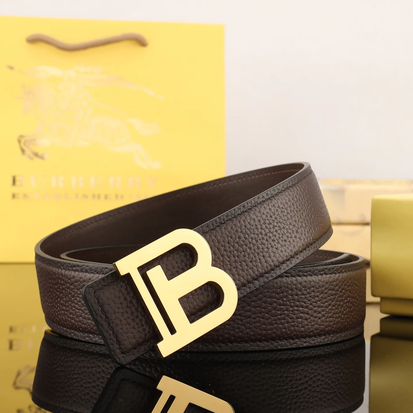 Классические Сумки Женские Burberry 11394912