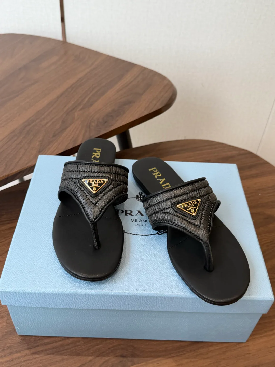 Шлепанцы Женские Prada 16830457