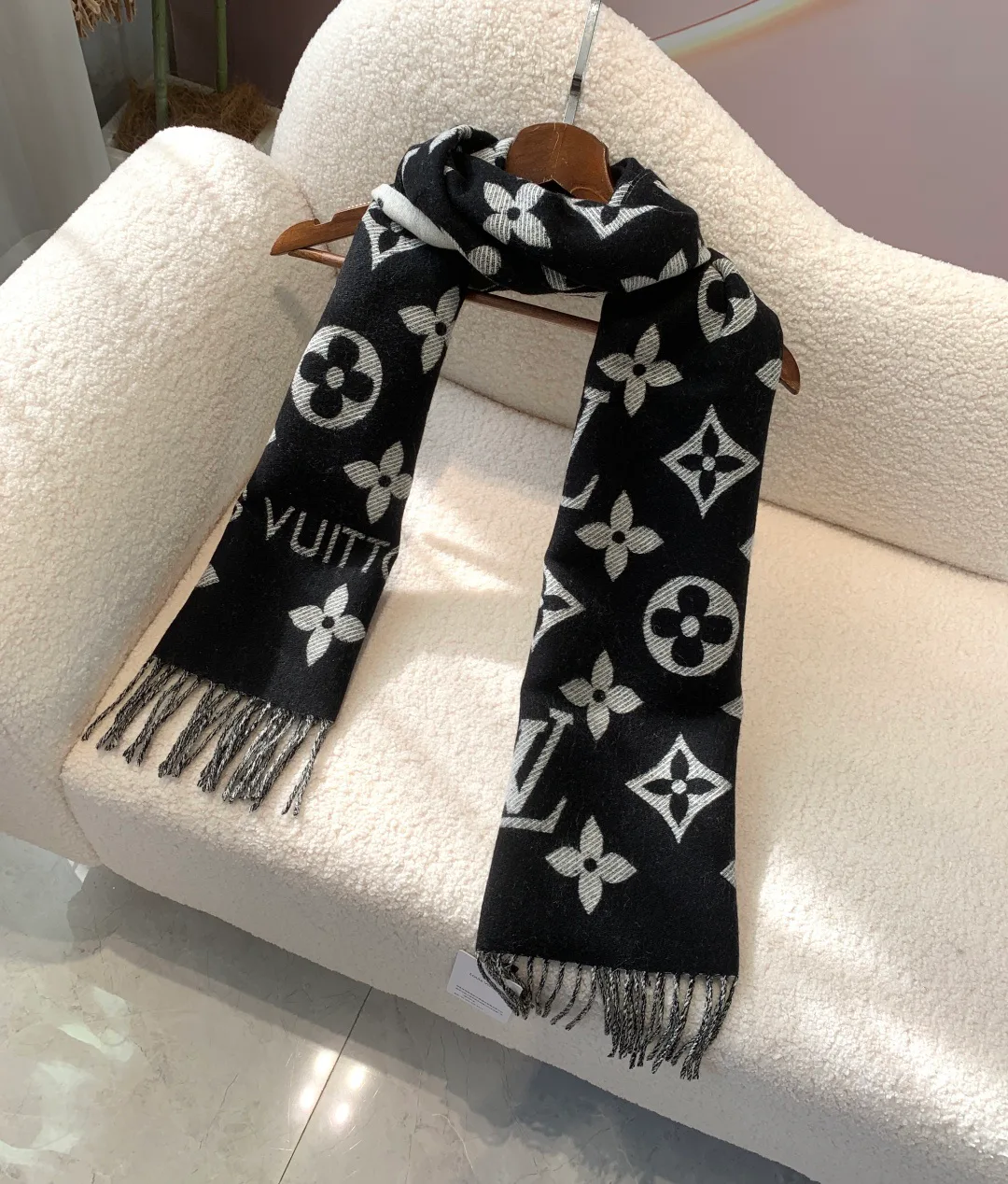 Шарфы Louis Vuitton 1437079