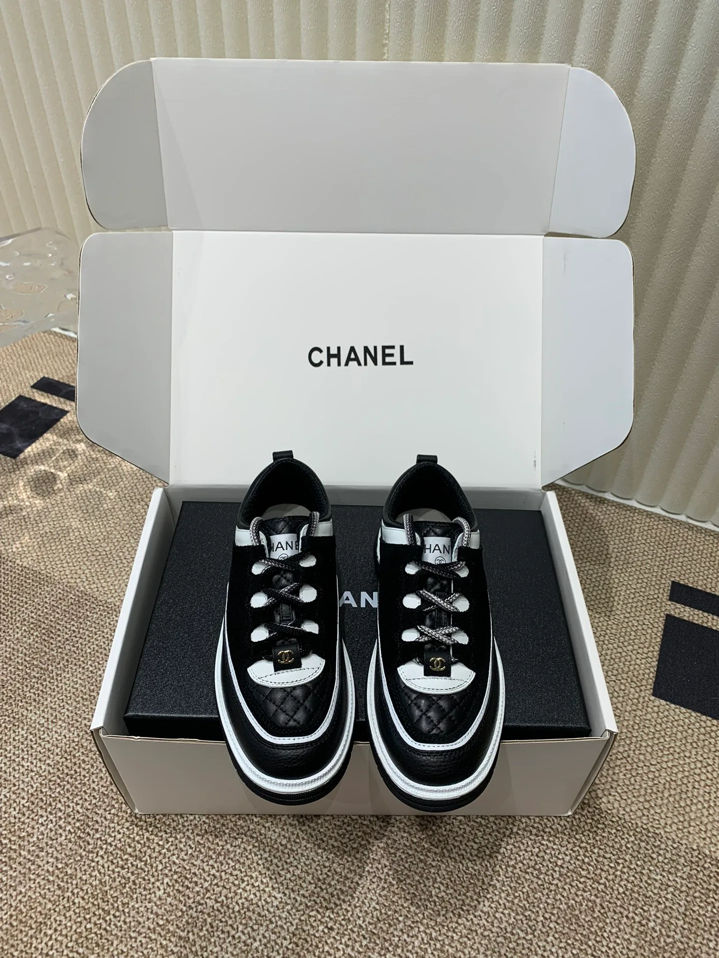 Кроссовки Женские Chanel 18677741