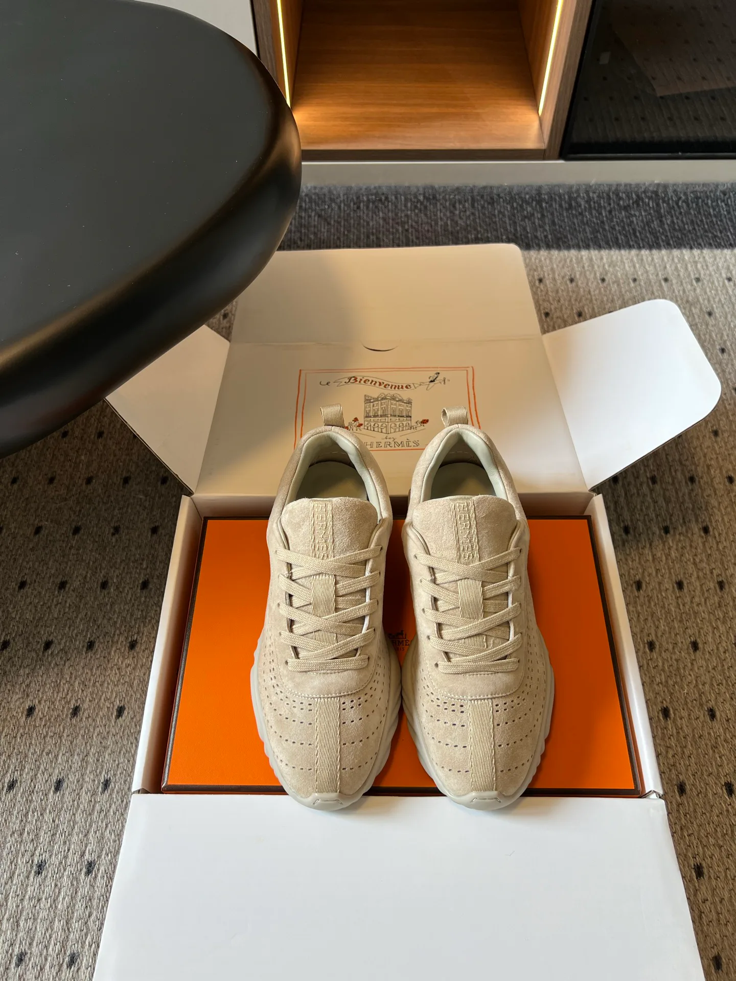 Кроссовки Женские Hermes 17625158