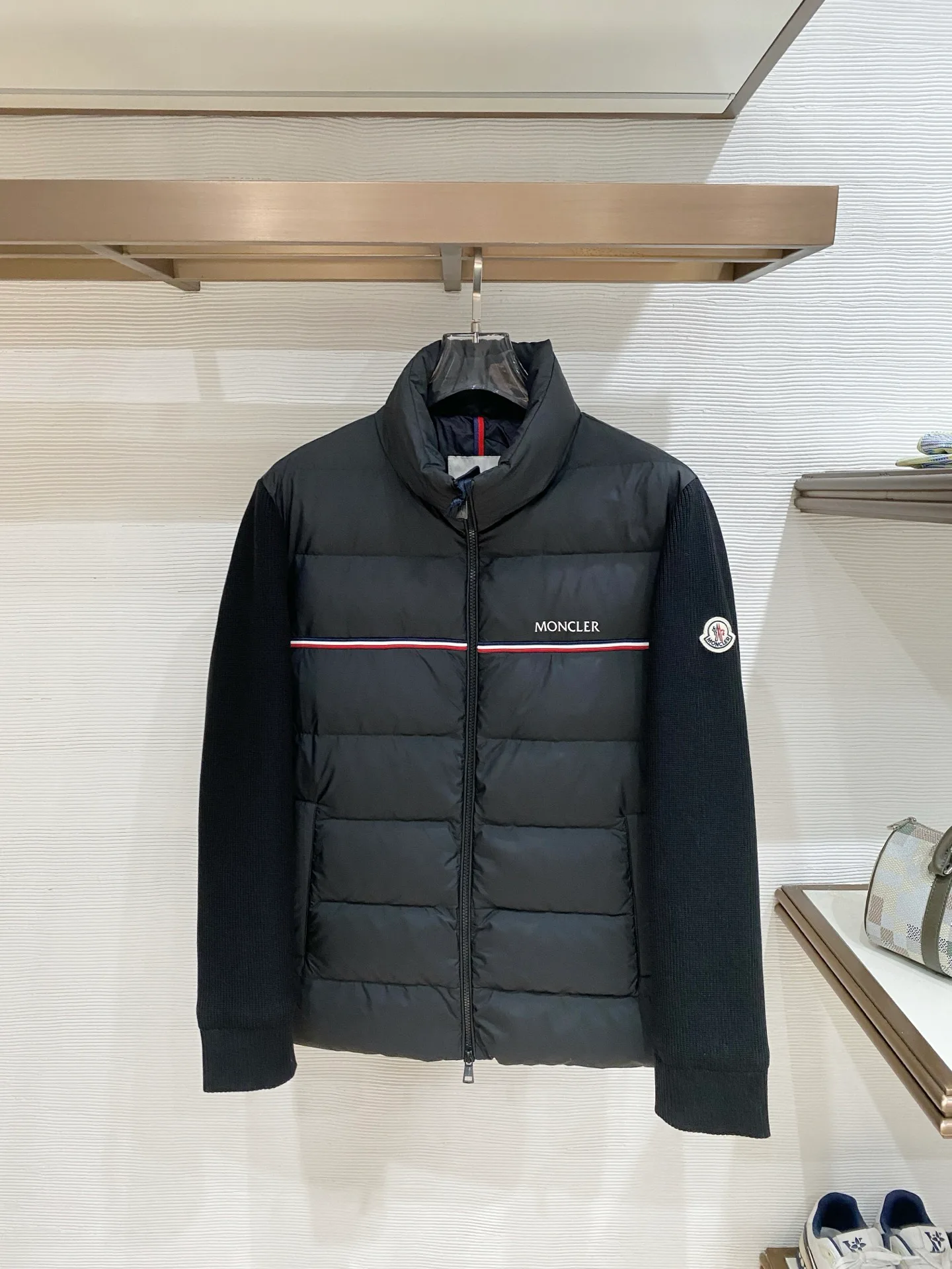 Куртки И Пуховики Мужские Moncler 17941240