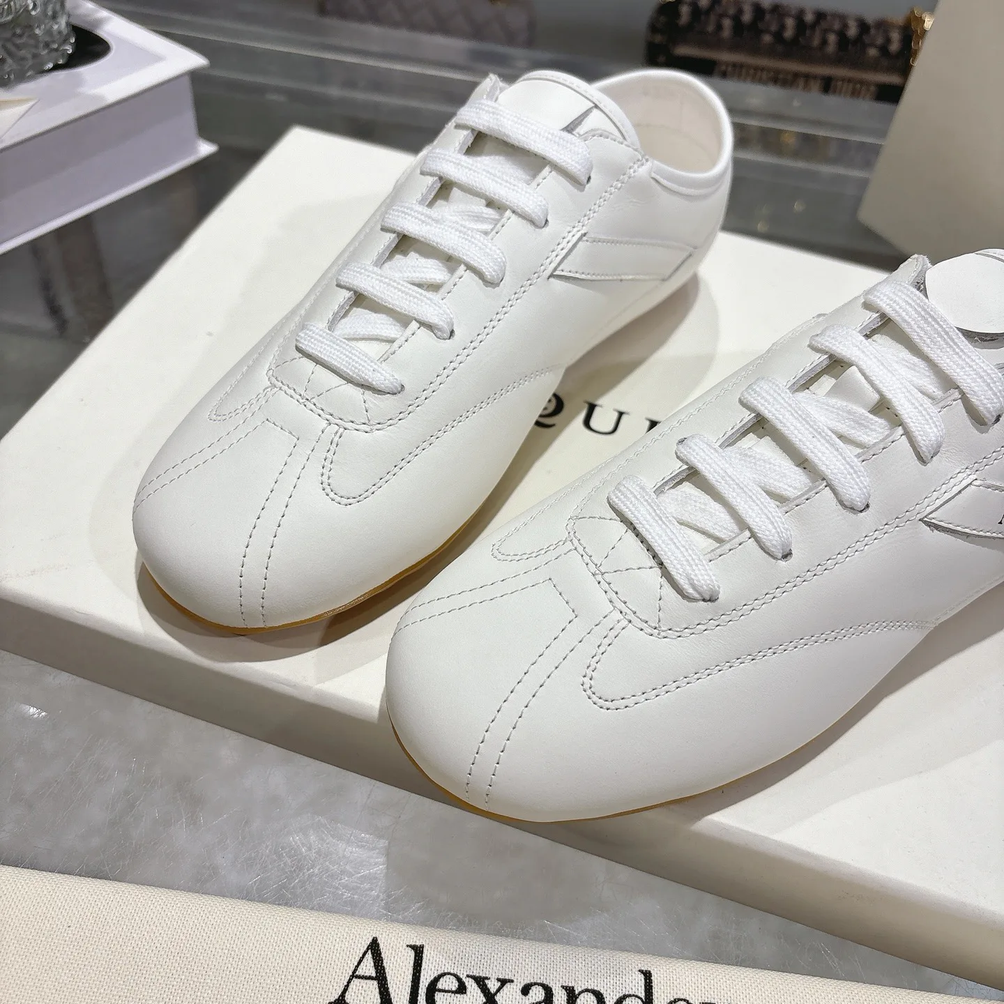Кроссовки Женские Alexander Mcqueen 12208660