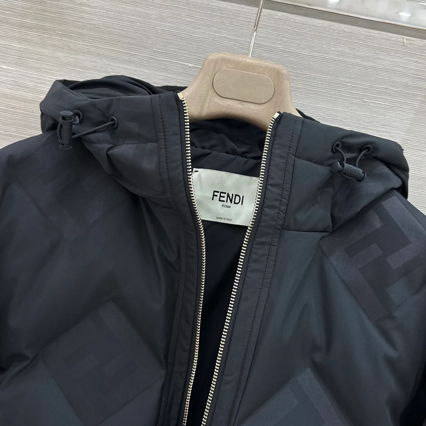 Куртки И Пуховики Женские Fendi 18250115