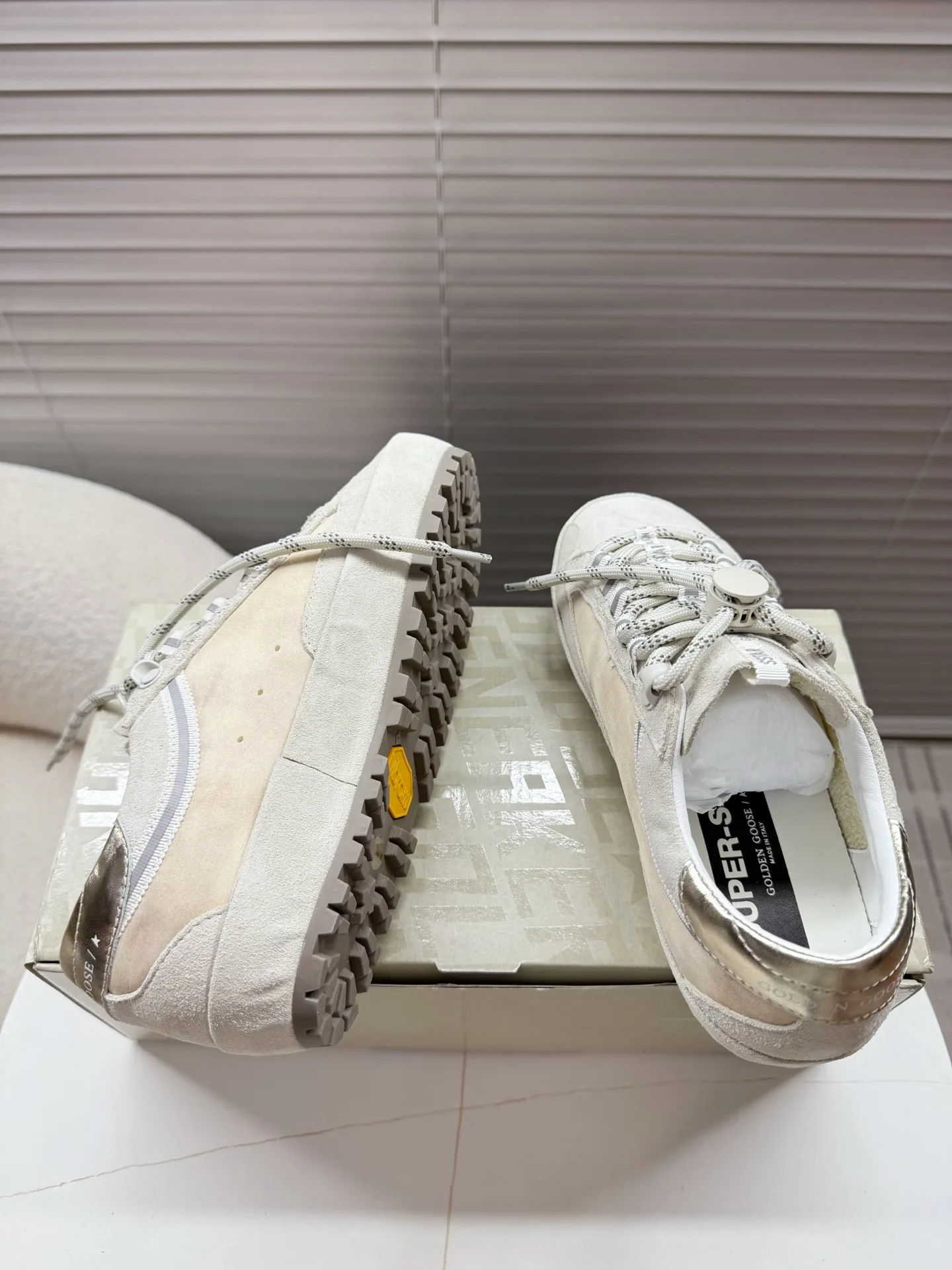 Кроссовки Женские Golden Goose 19691118