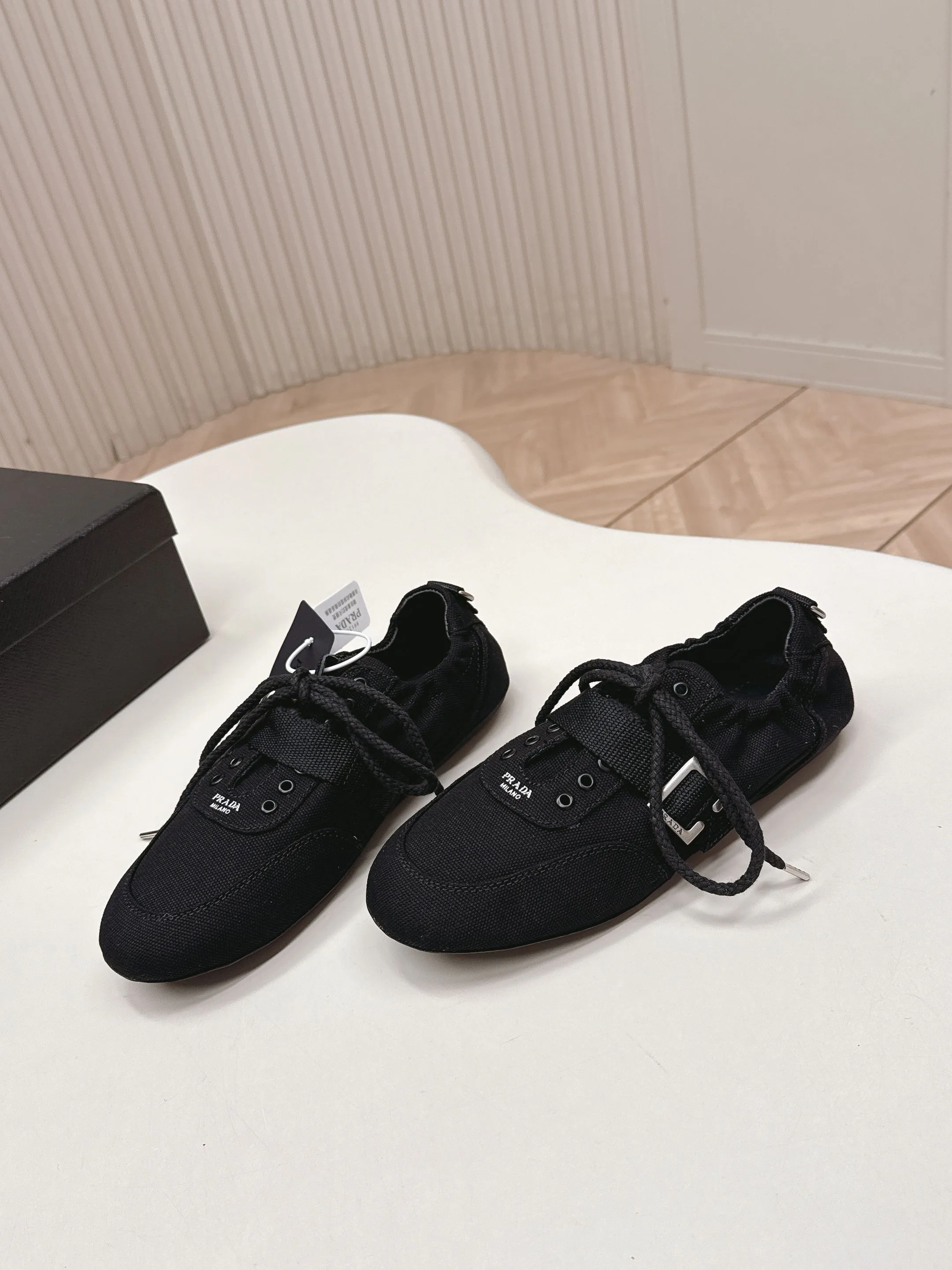 Кроссовки Женские Prada 9449645