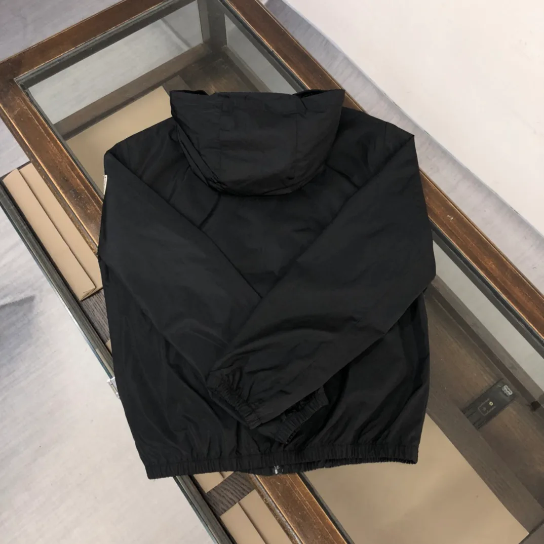 Куртки И Пуховики Женские Moncler 18741967
