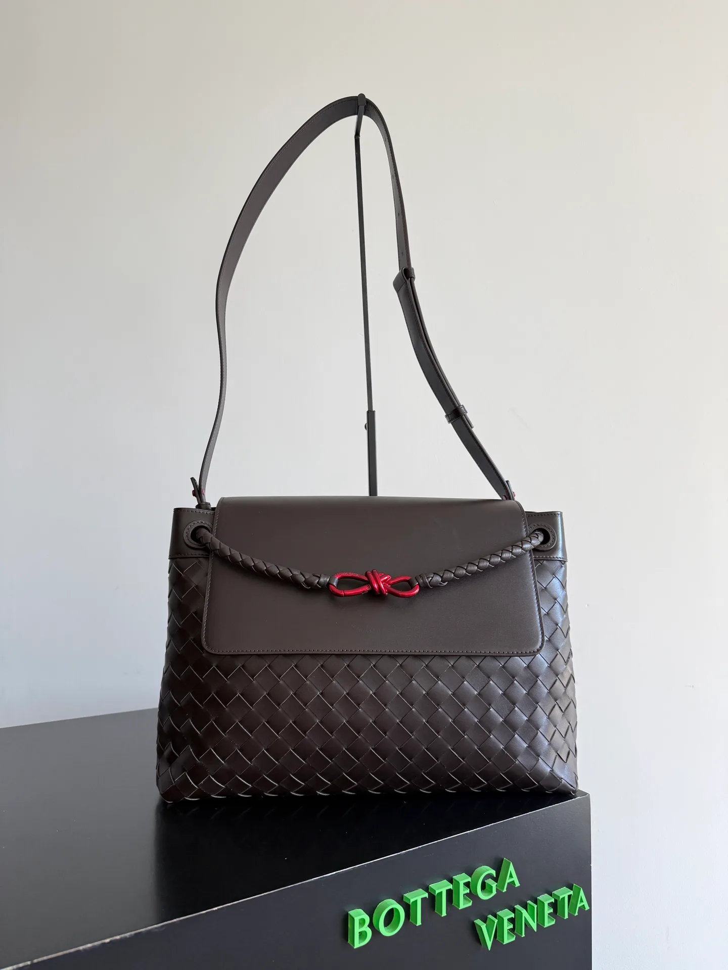 Классические Сумки Женские Bottega Veneta 18004857