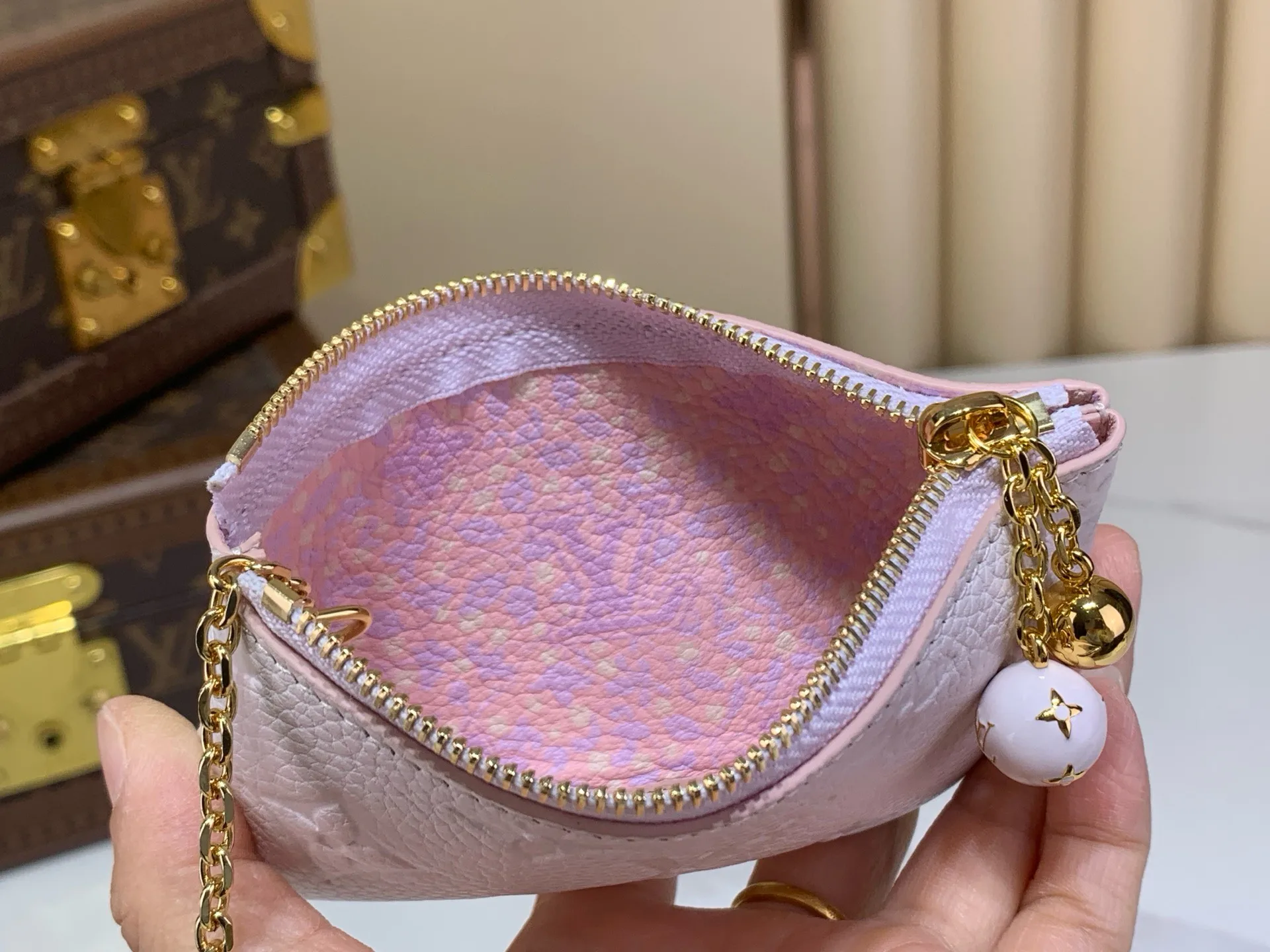 Клатчи Женские Louis Vuitton 17499377