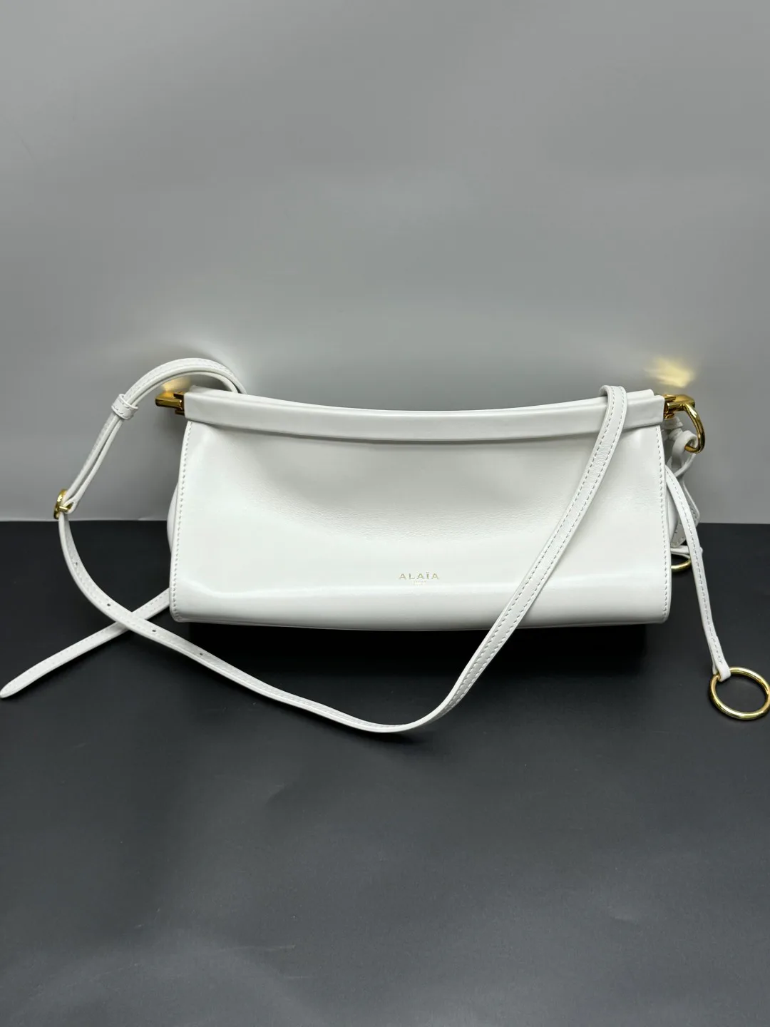 Сумки На Ремне Женские Alaia 11667395