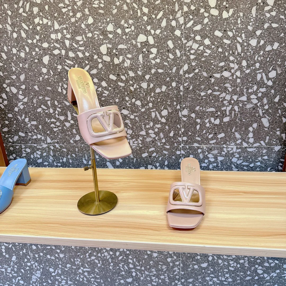 Босоножки Женские Valentino 11892118