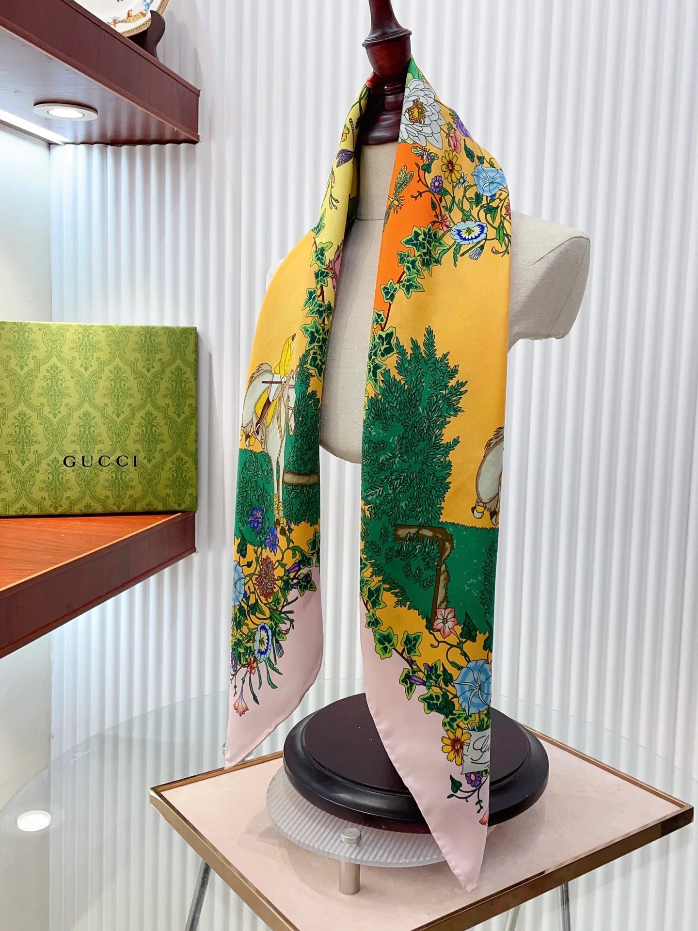 Платки Gucci 10189