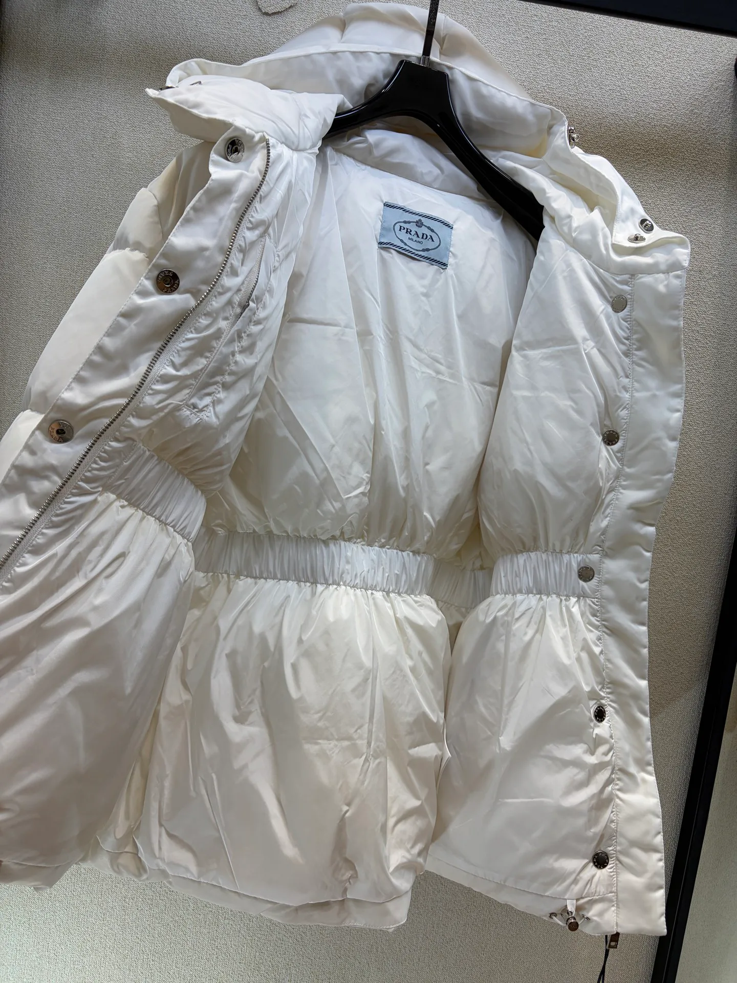 Куртки И Пуховики Женские Prada 18408051