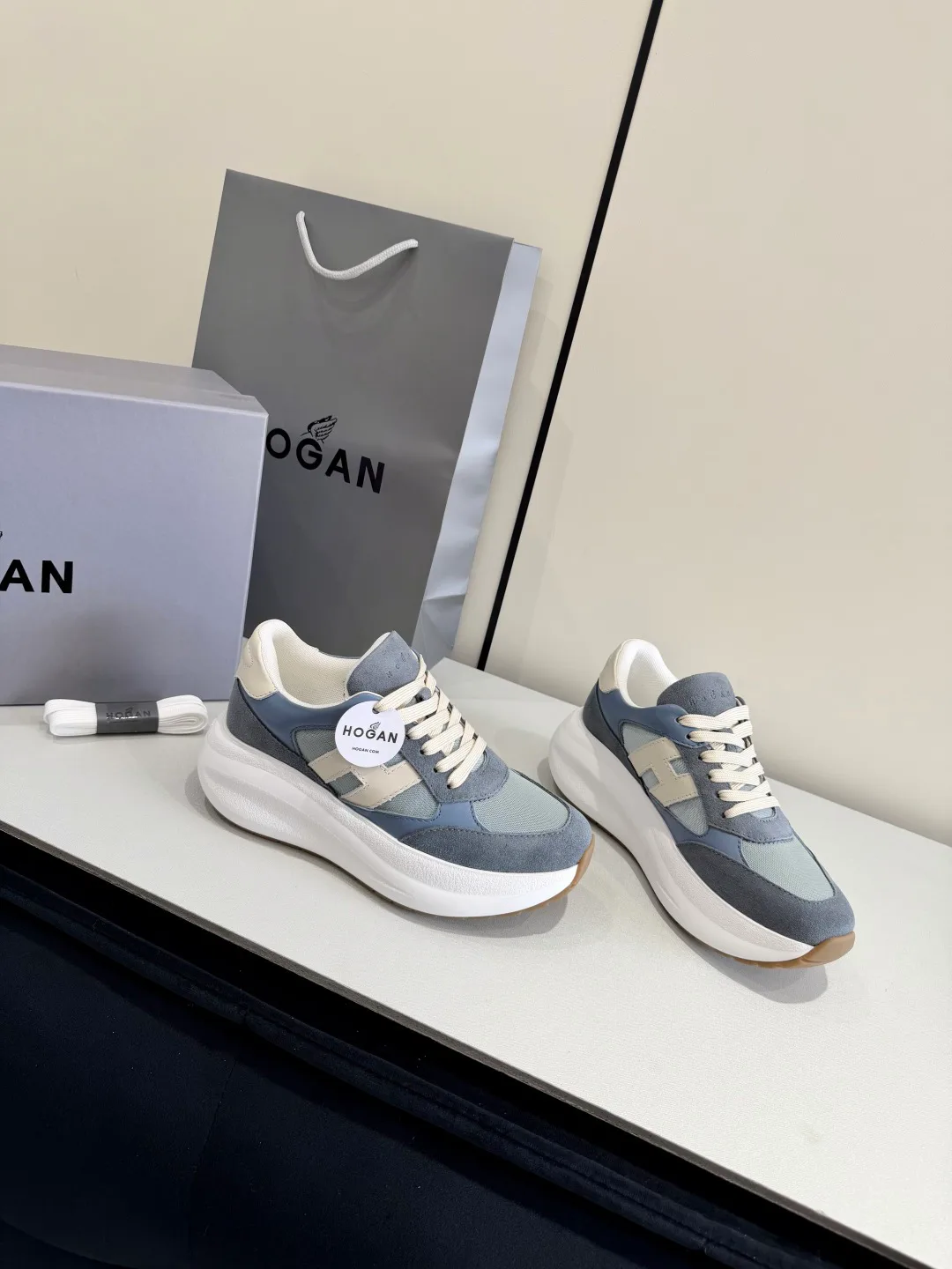 Кроссовки Женские Hogan 12615171