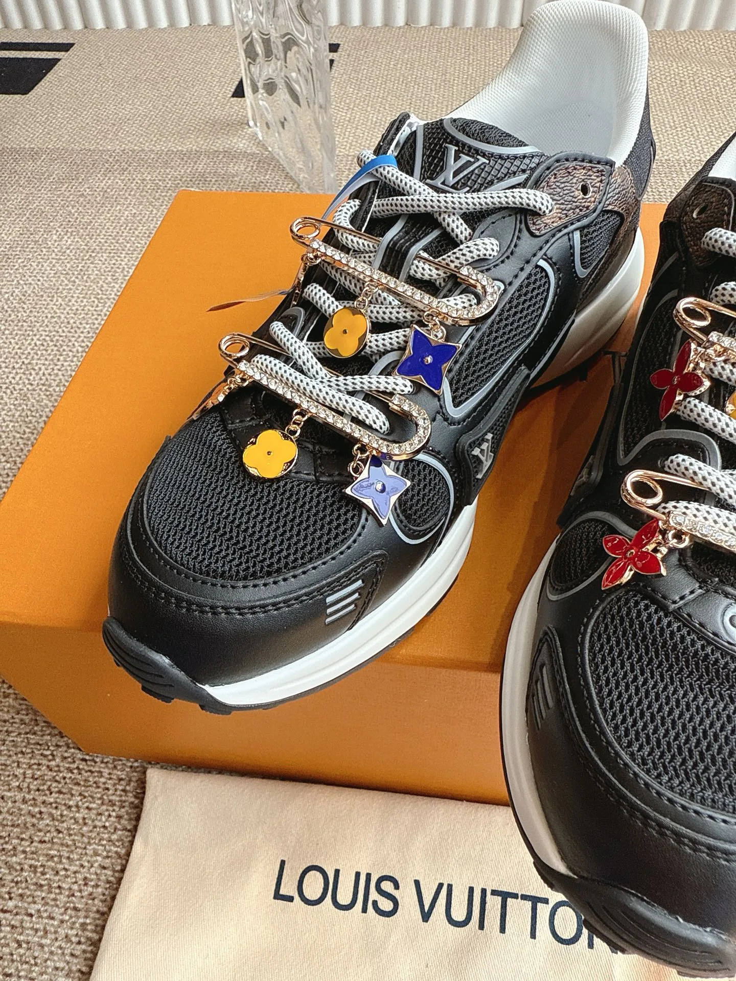 Кроссовки Женские Louis Vuitton 13351298