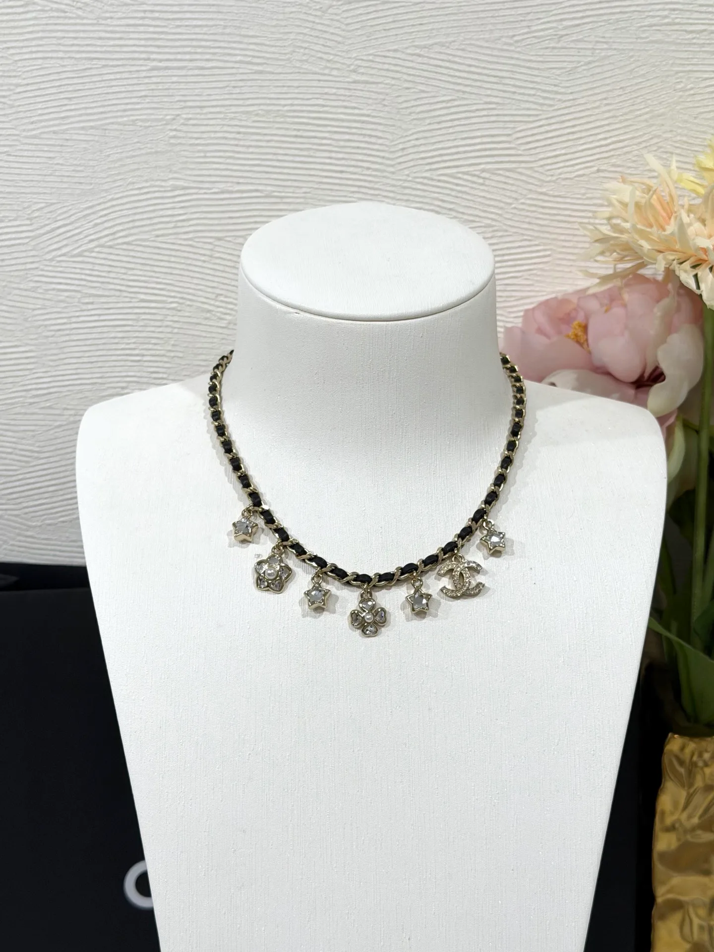 Бижутерия Chanel 18190316