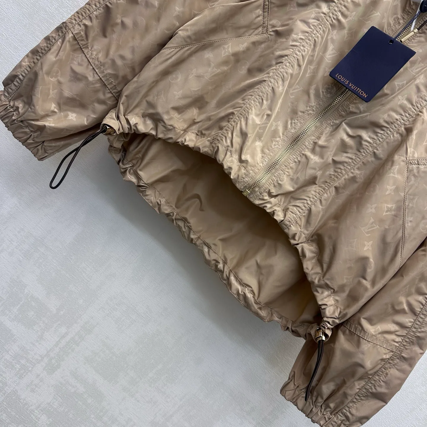 Куртки И Пуховики Женские Louis Vuitton 18226295