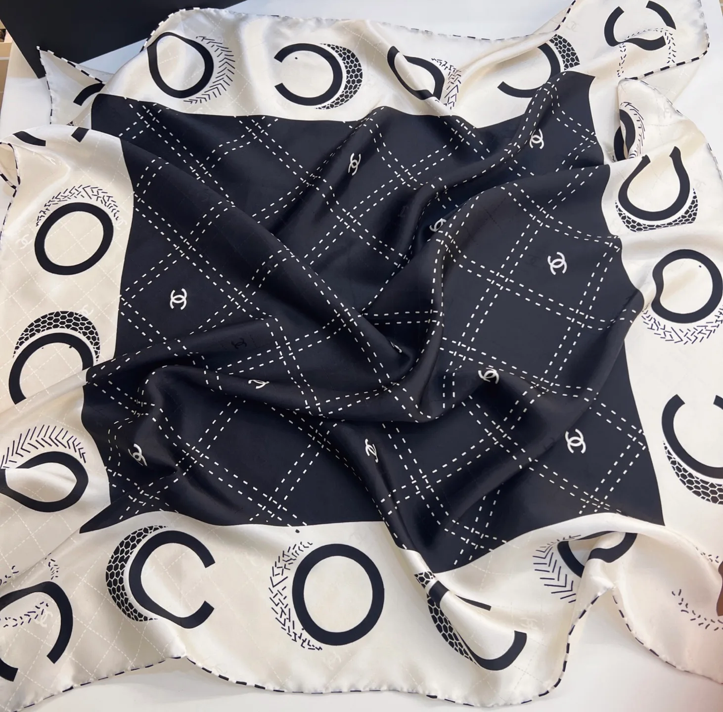 Платки Chanel 13575395