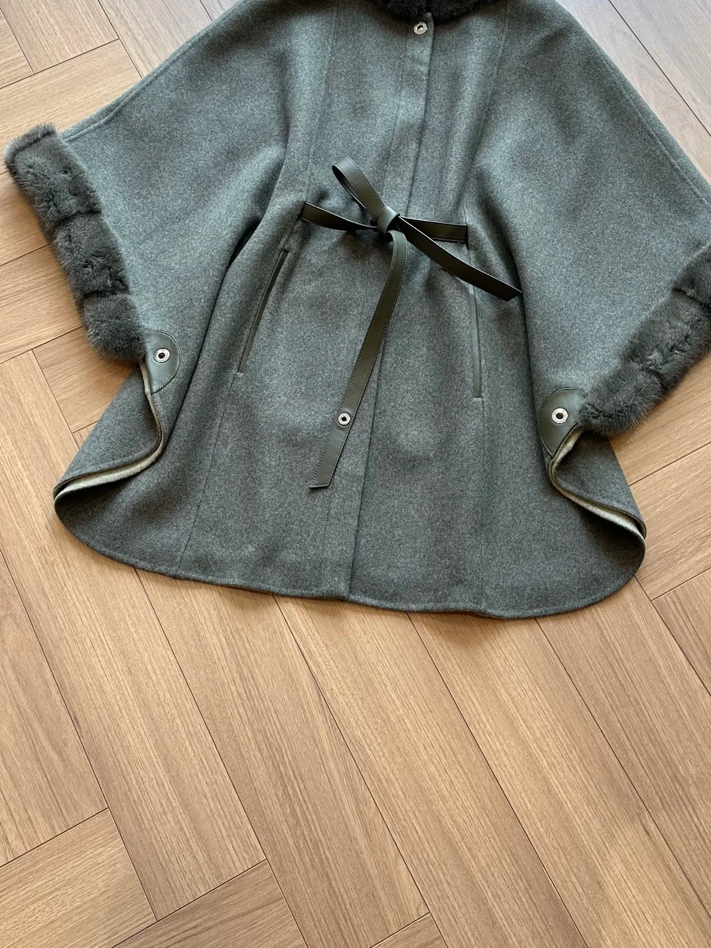 Пальто Женские Loro Piana 18197605