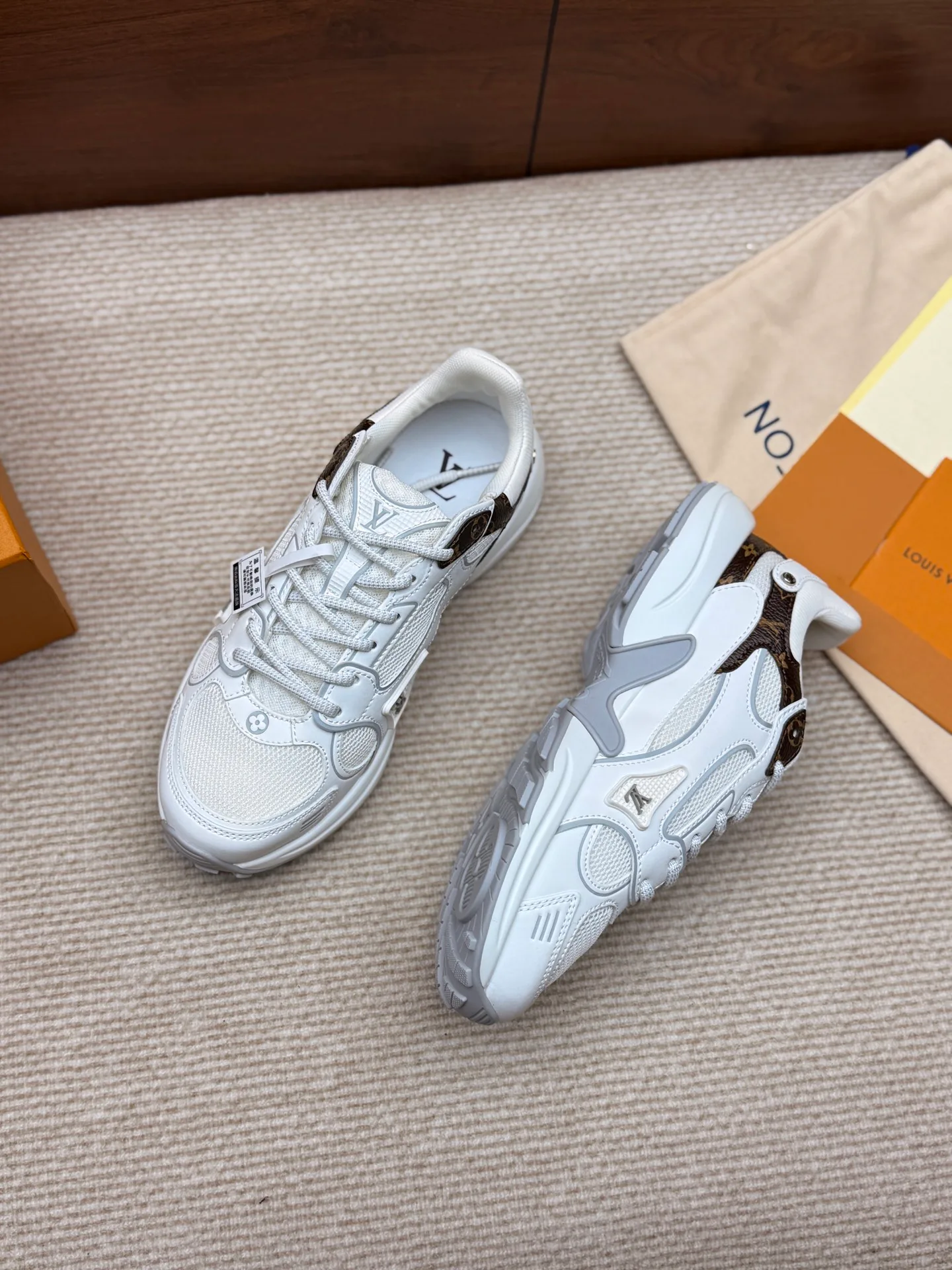 Кроссовки Женские Louis Vuitton 348748