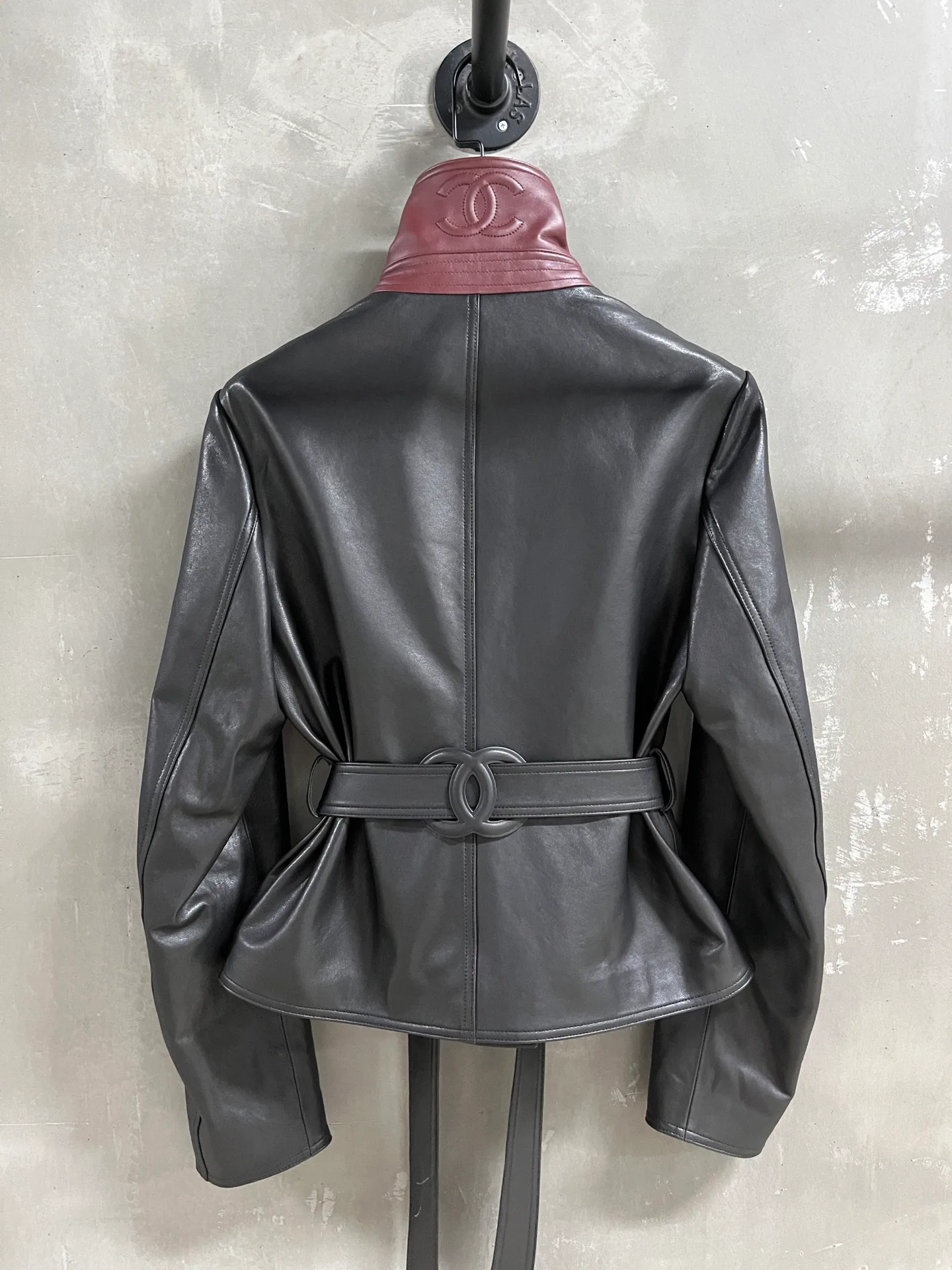 Кожаные Куртки И Дублёнки Женские Chanel 18015897