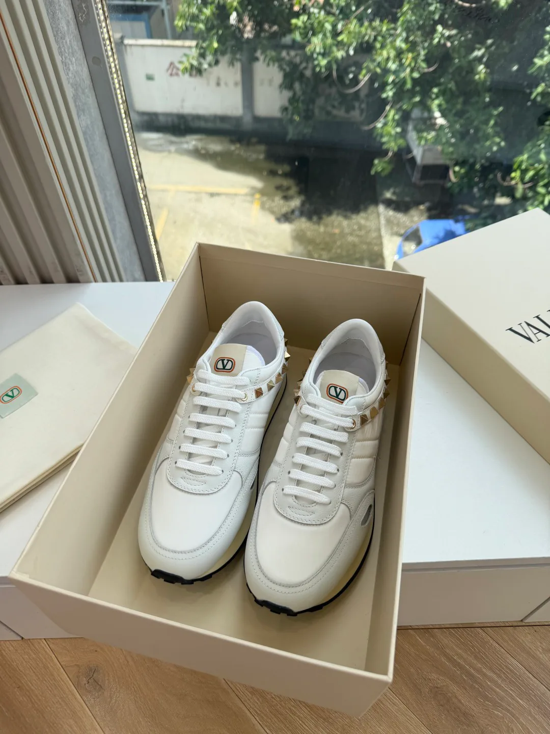 Кроссовки Женские Valentino 18053447