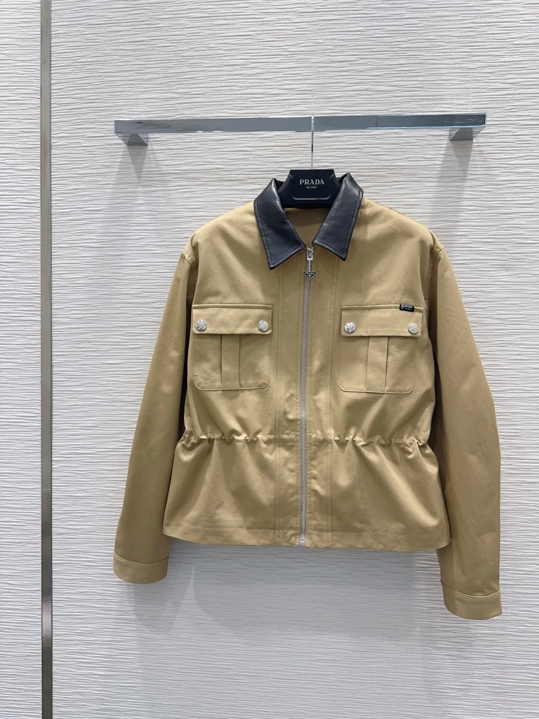 Куртки И Пуховики Женские Prada 18388682
