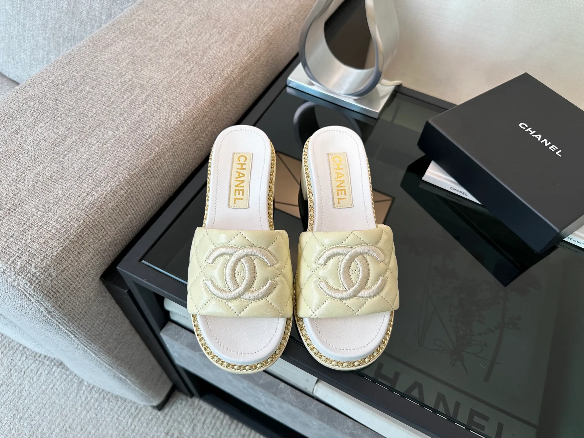 Босоножки Женские Chanel 10380418