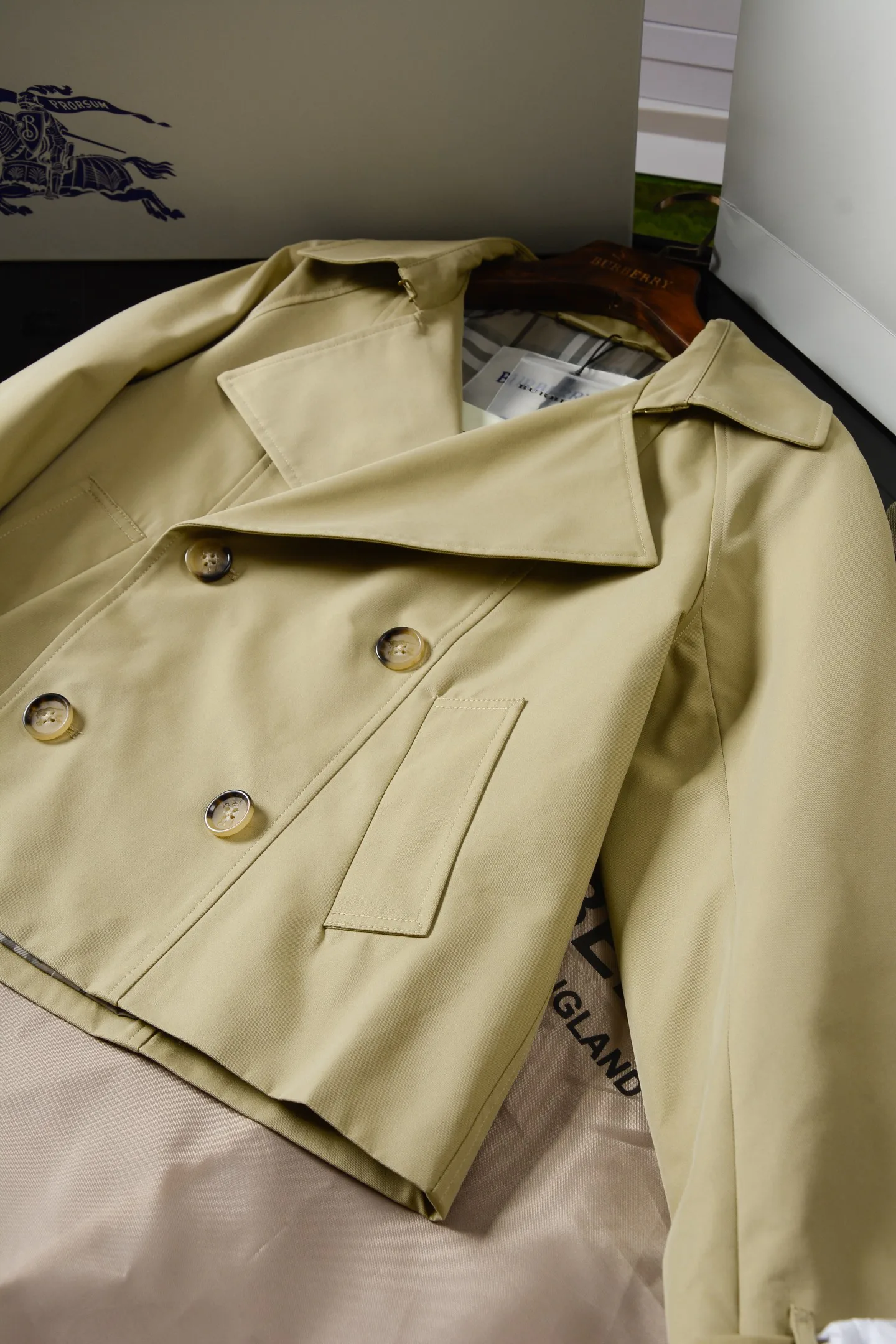Тренчи Женские Burberry 17906715