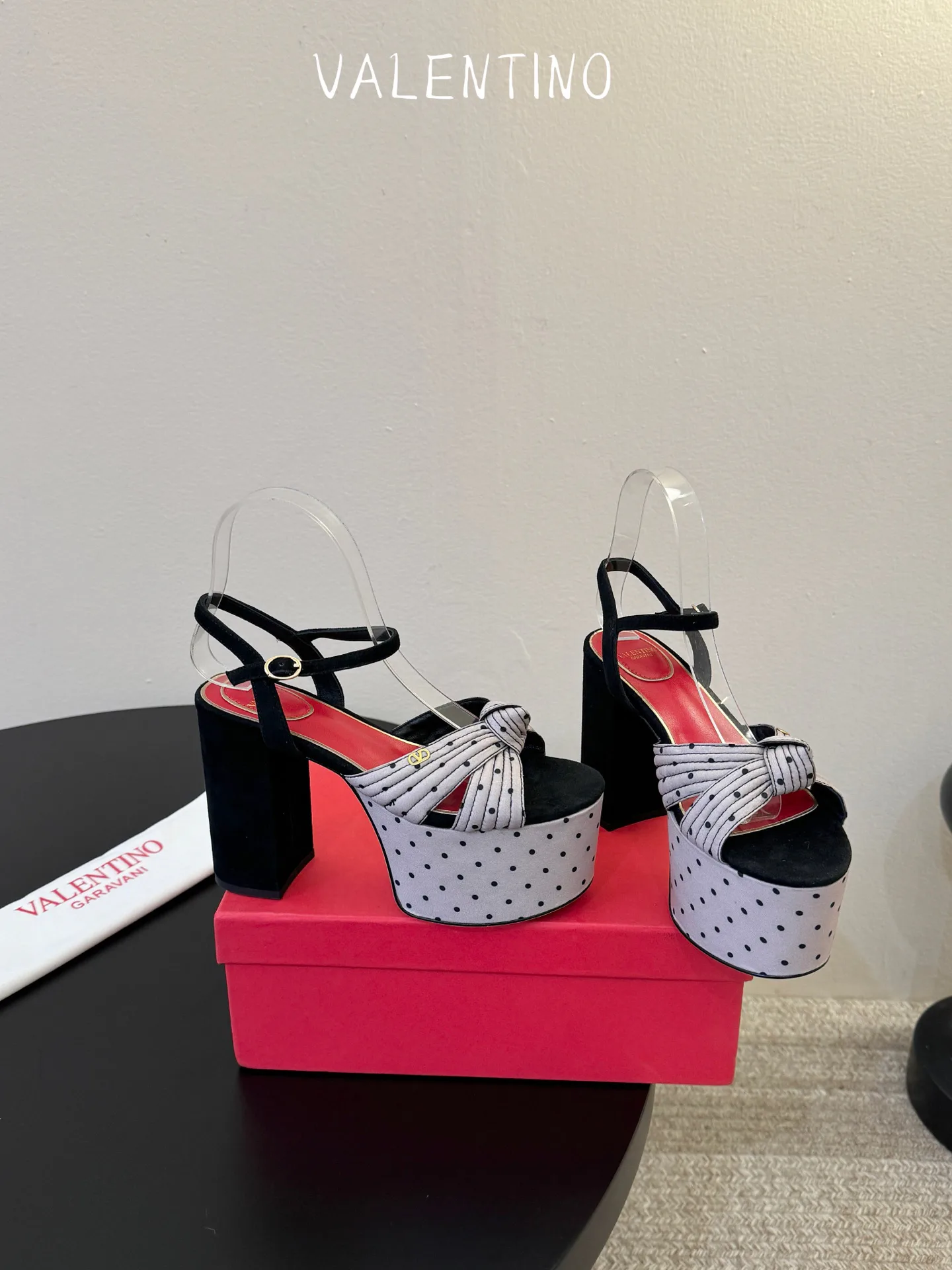 Босоножки Женские Valentino 17396962