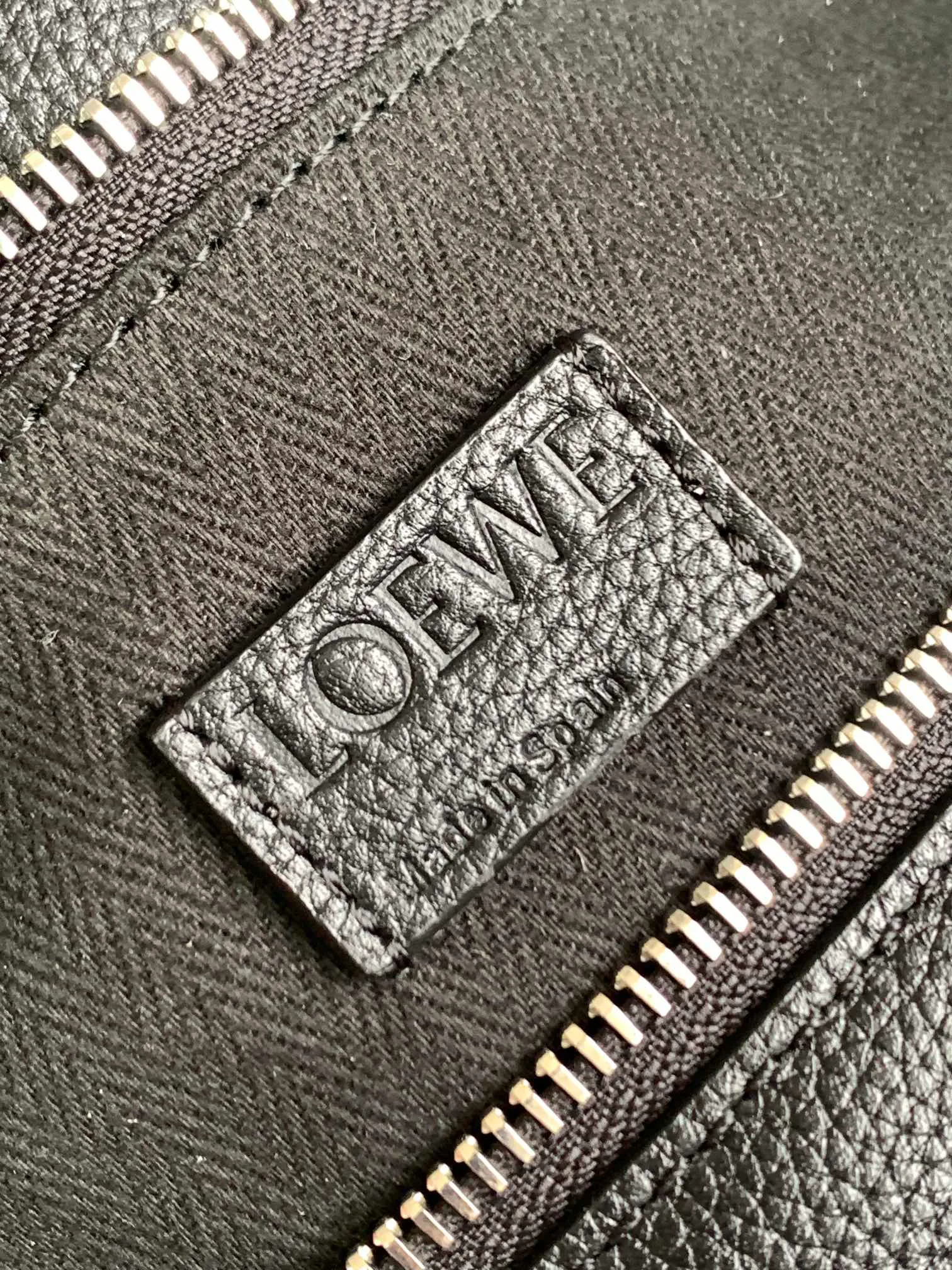 Классические Сумки Женские Loewe 18030356