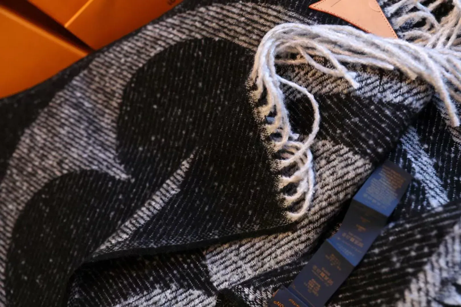 Шарфы Louis Vuitton 3981408