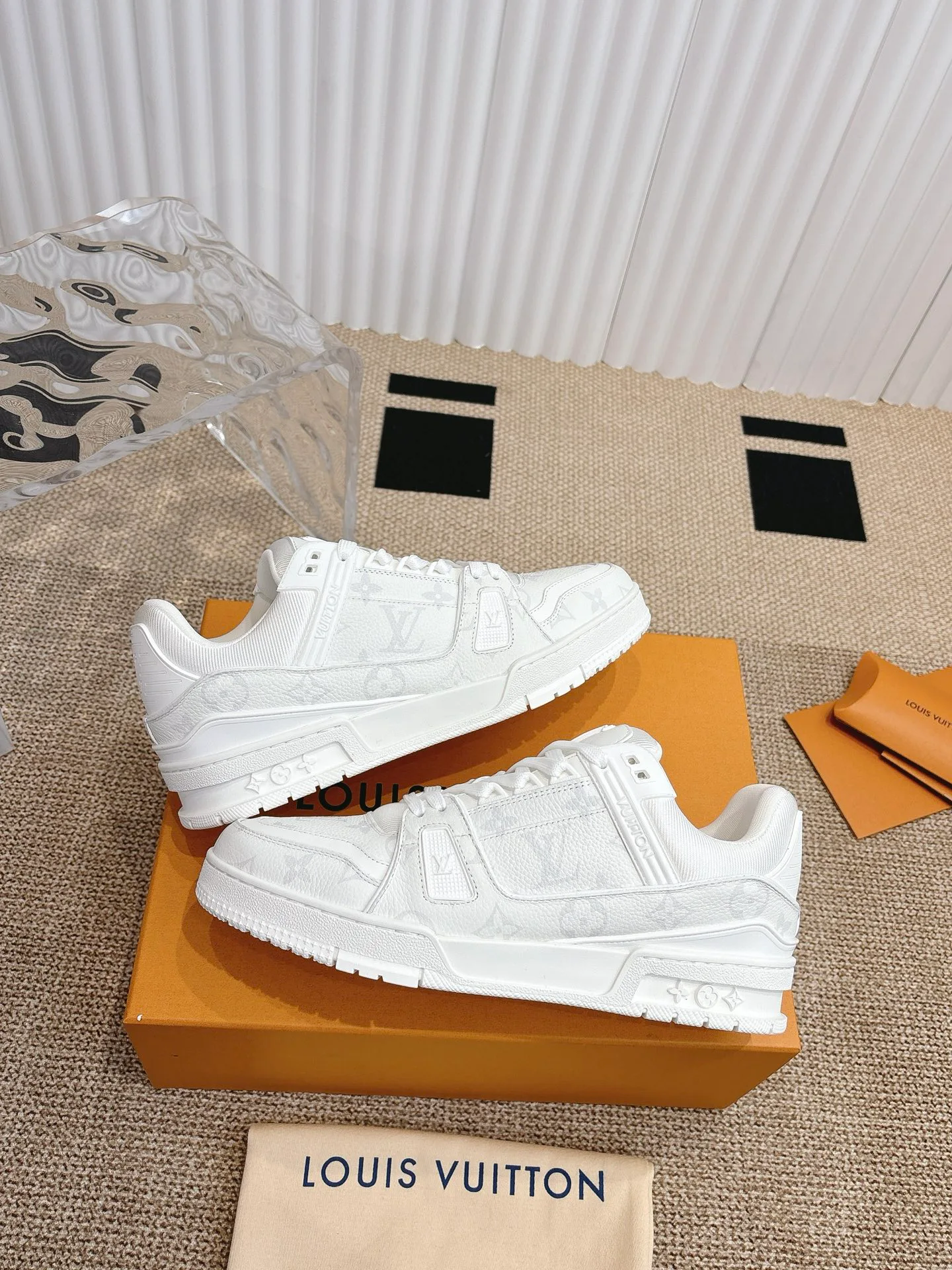 Кроссовки Женские Louis Vuitton 18324768