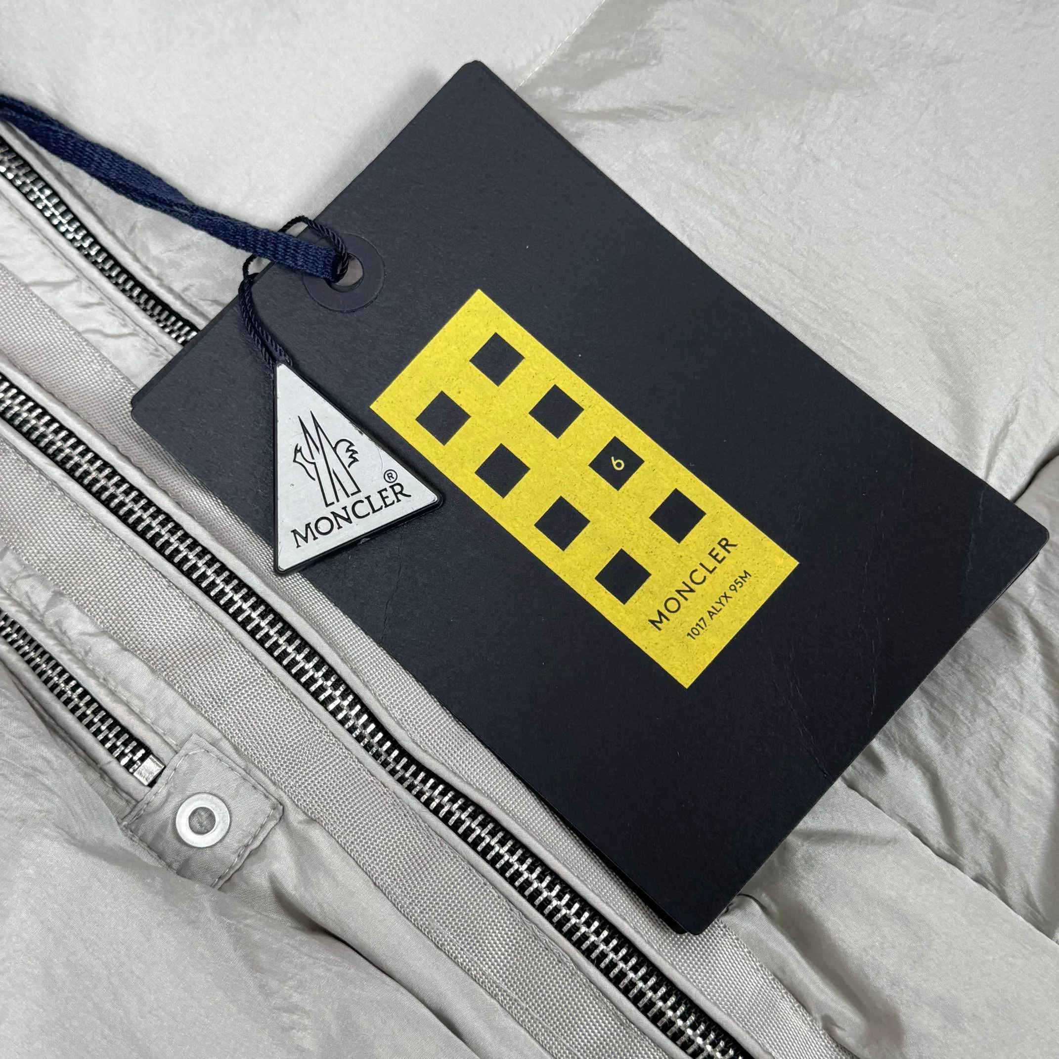 Куртки И Пуховики Женские Moncler 5379571