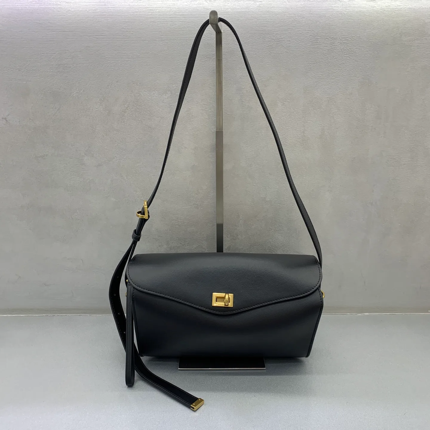 Классические Сумки Женские Balenciaga 18136201