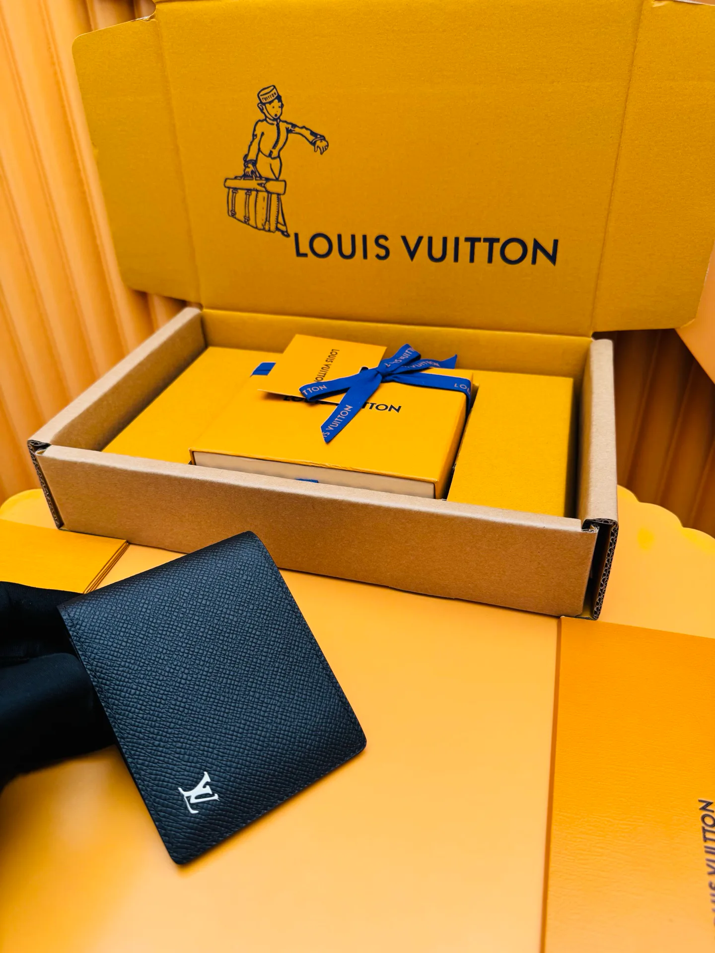 Клатчи Женские Louis Vuitton 1923366