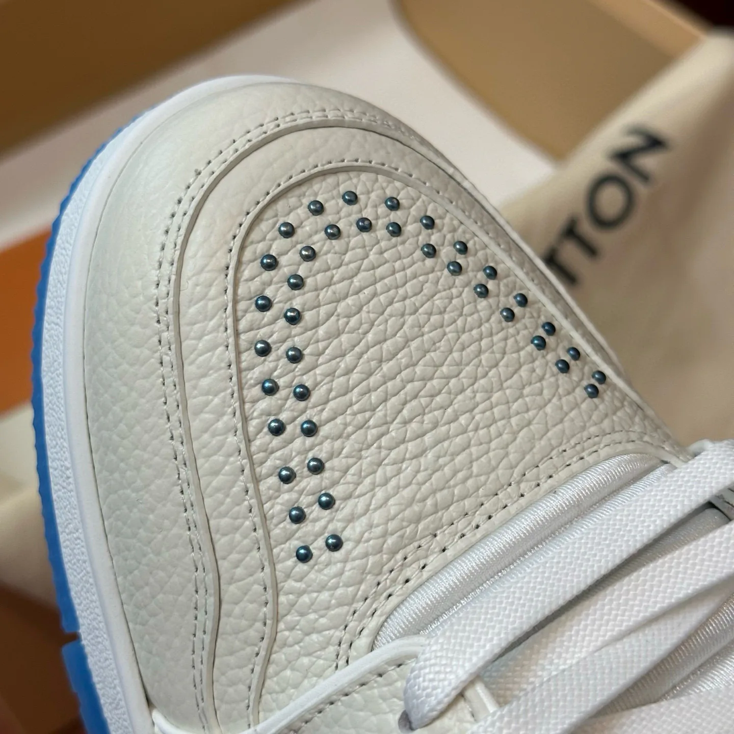 Кроссовки Женские Louis Vuitton 76157