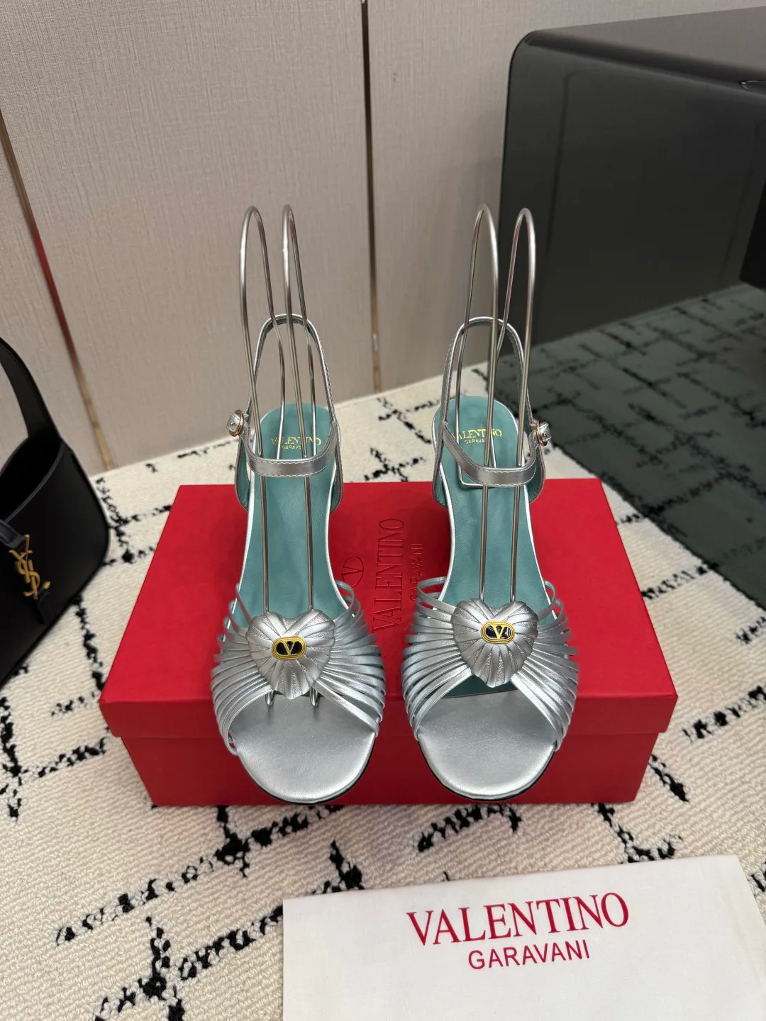 Босоножки Женские Valentino 18048999